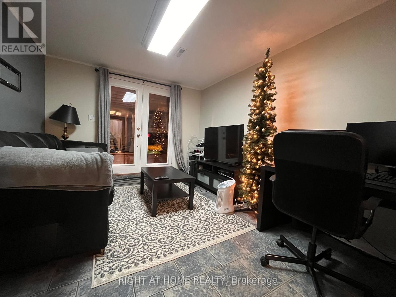 70 Fairmeadow Place Lower, Whitby, ON L1N 8W3 photo 2