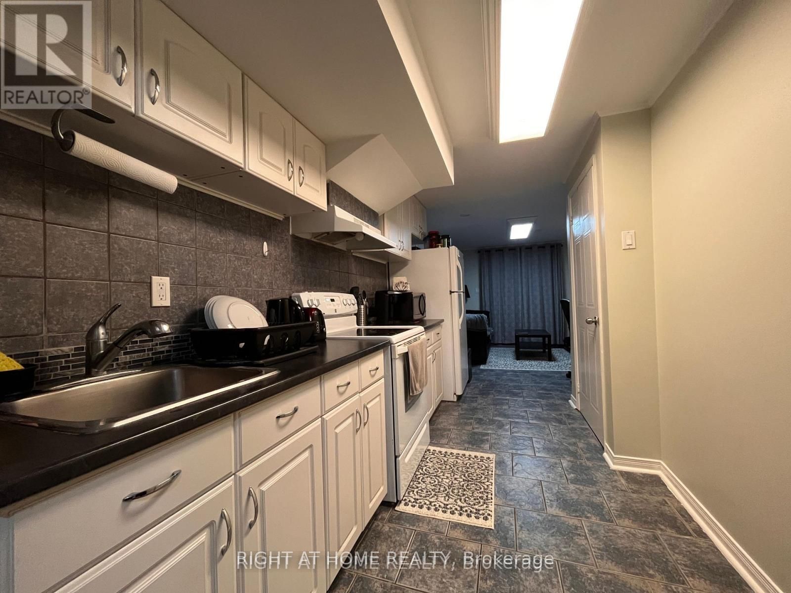 70 Fairmeadow Place Lower, Whitby, ON L1N 8W3 photo 5
