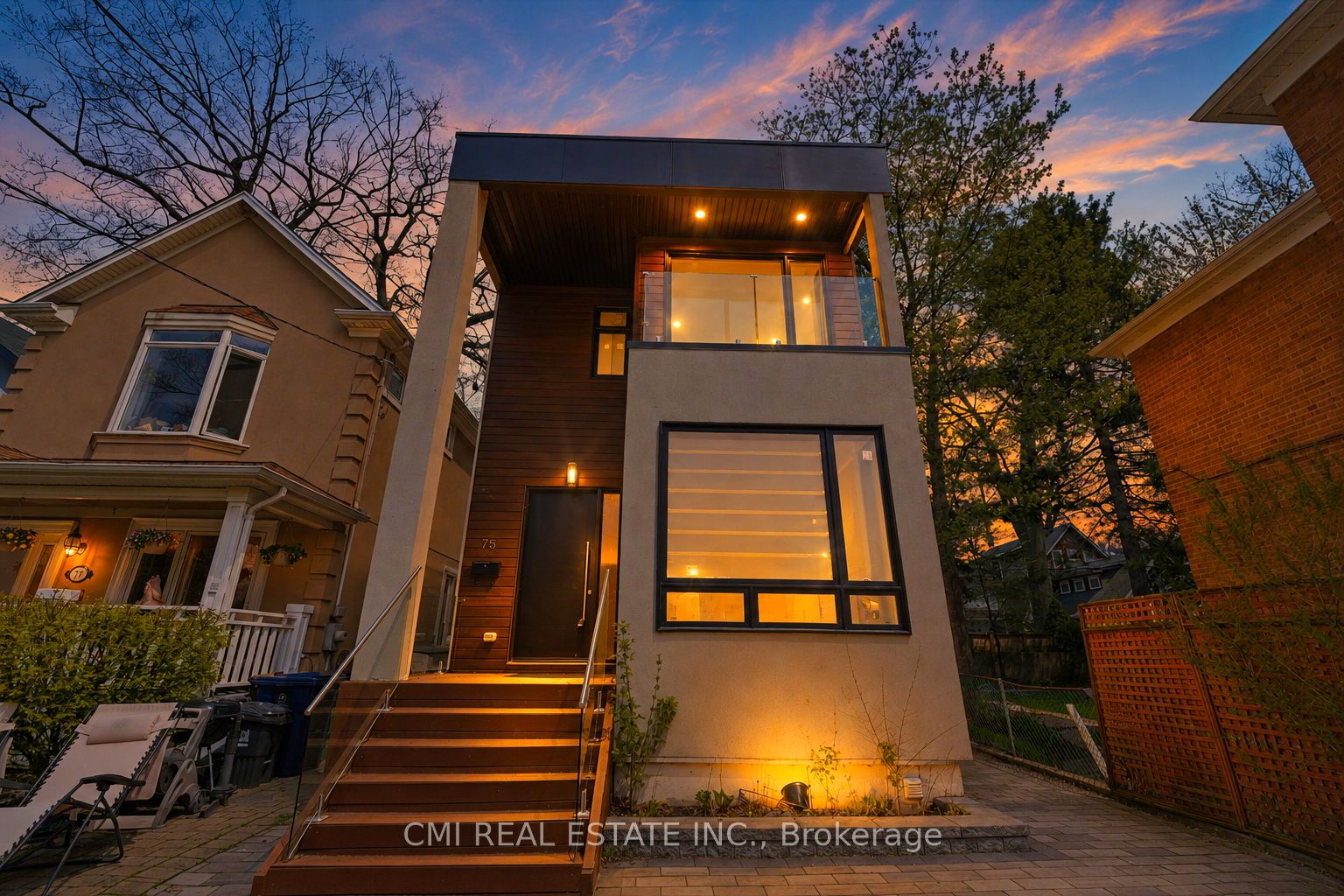 75 Kenilworth Avenue, Toronto, ON M4L 3S4 photo 2