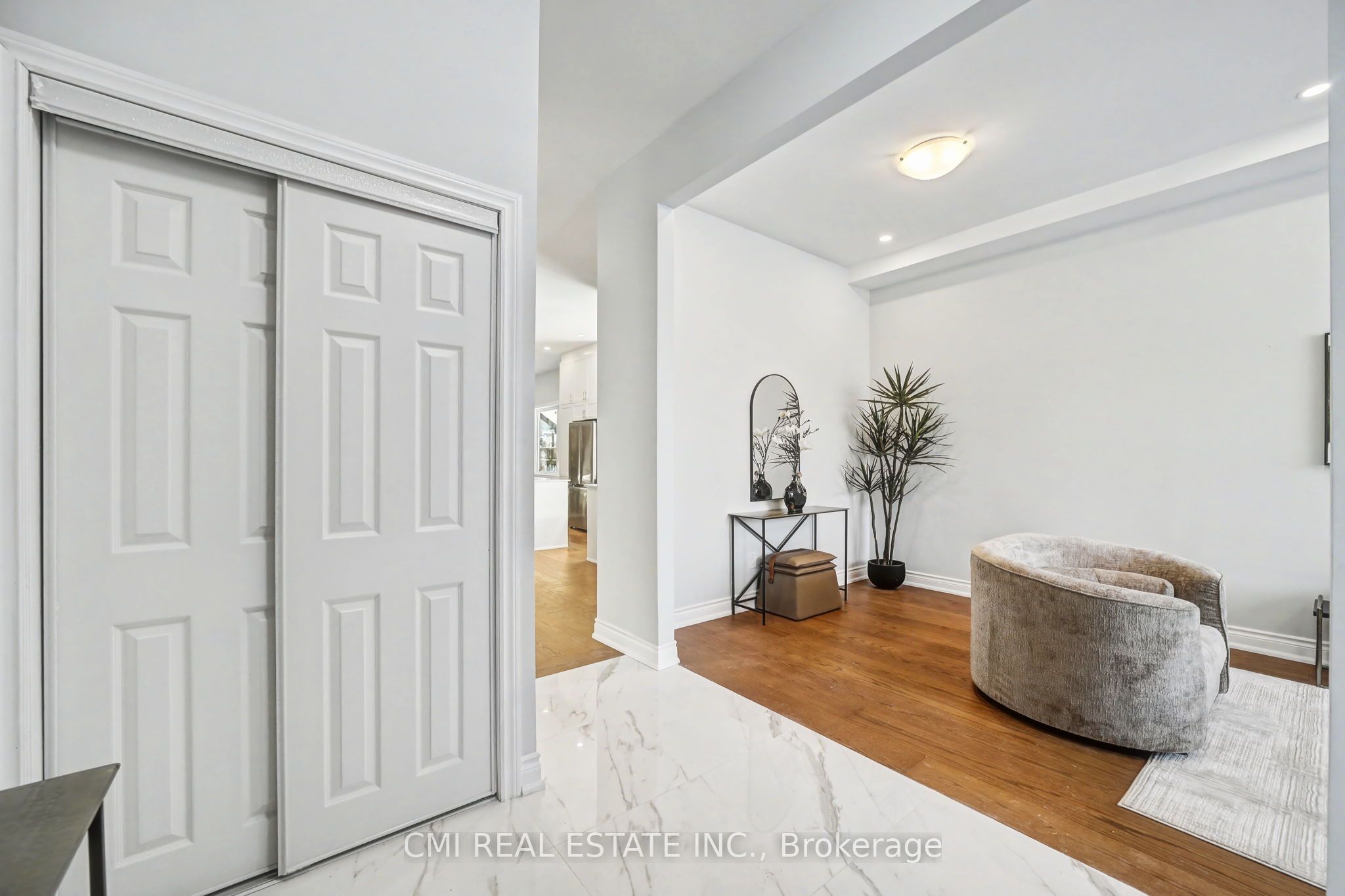 75 Kenilworth Avenue, Toronto, ON M4L 3S4 photo 5