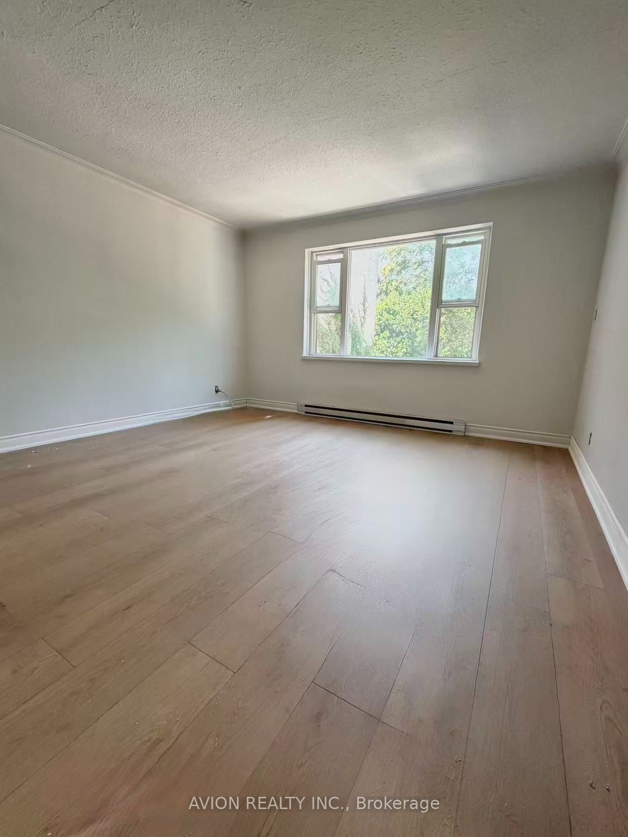 882 Broadview Avenue Unit 1, Toronto, ON M4K 2R1 photo 2