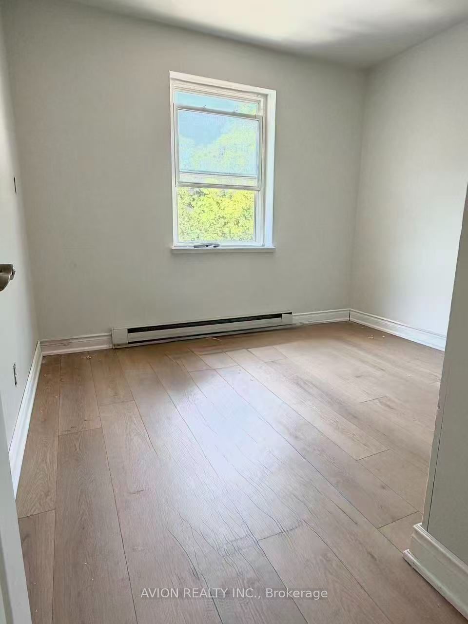 882 Broadview Avenue Unit 1, Toronto, ON M4K 2R1 photo 3