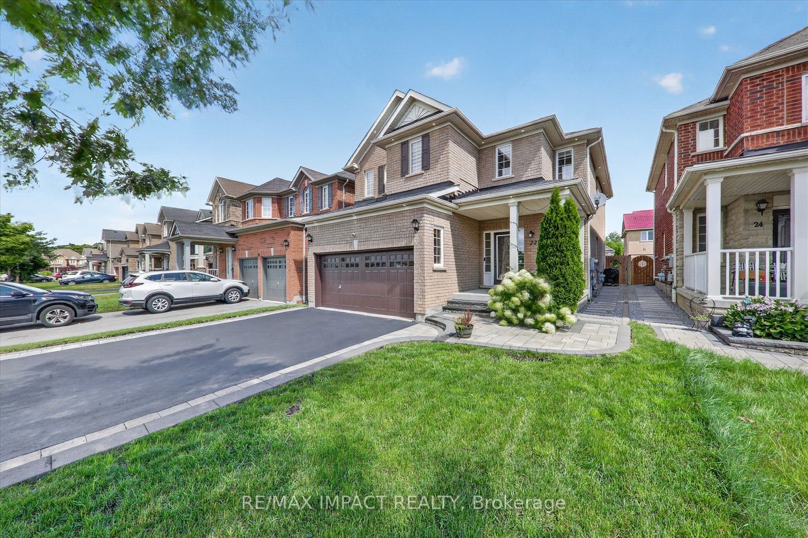 22 Canary Street, Whitby, ON L1R 0K2 photo 3