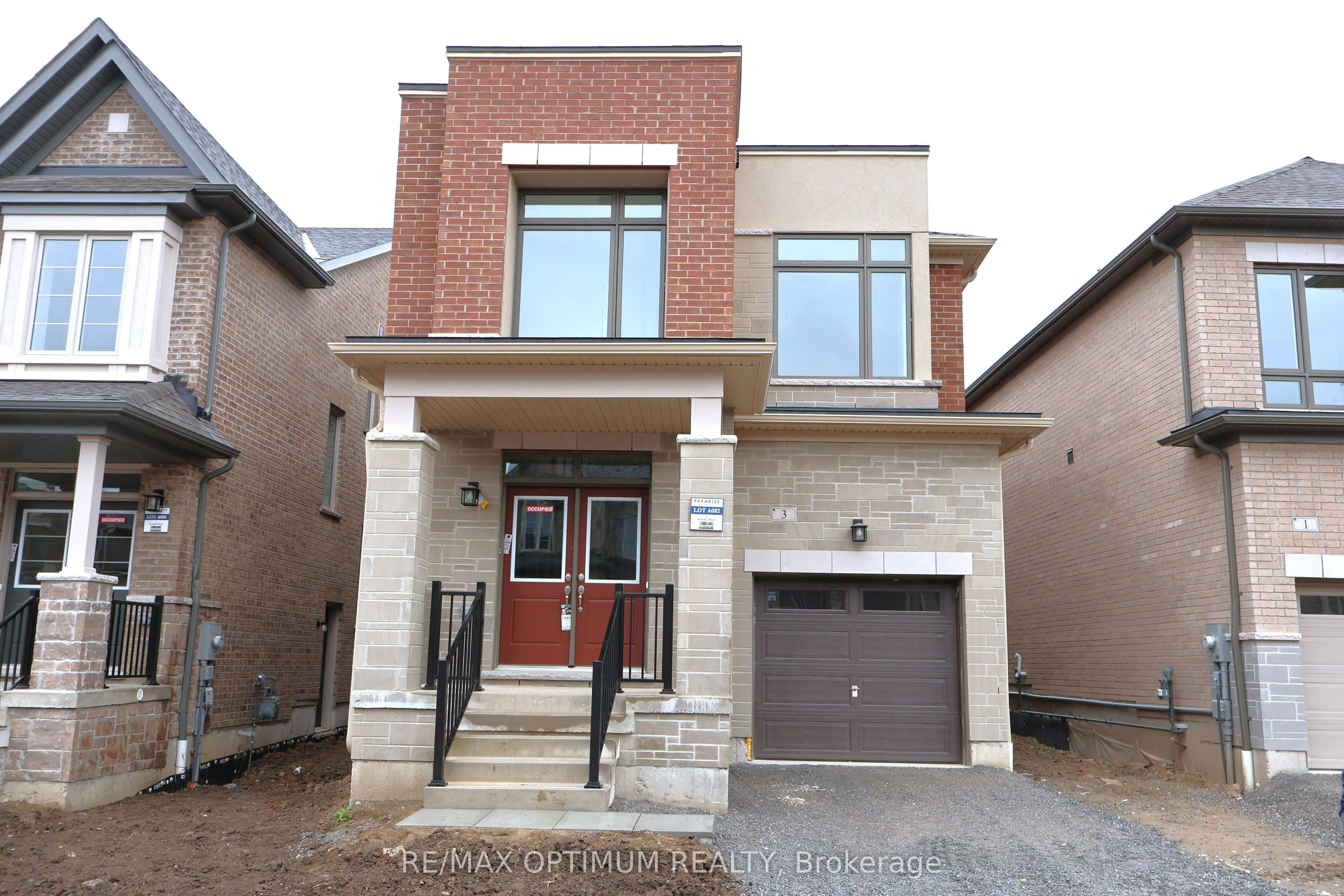 3 Armilia Place, Whitby, ON L1P 0N9