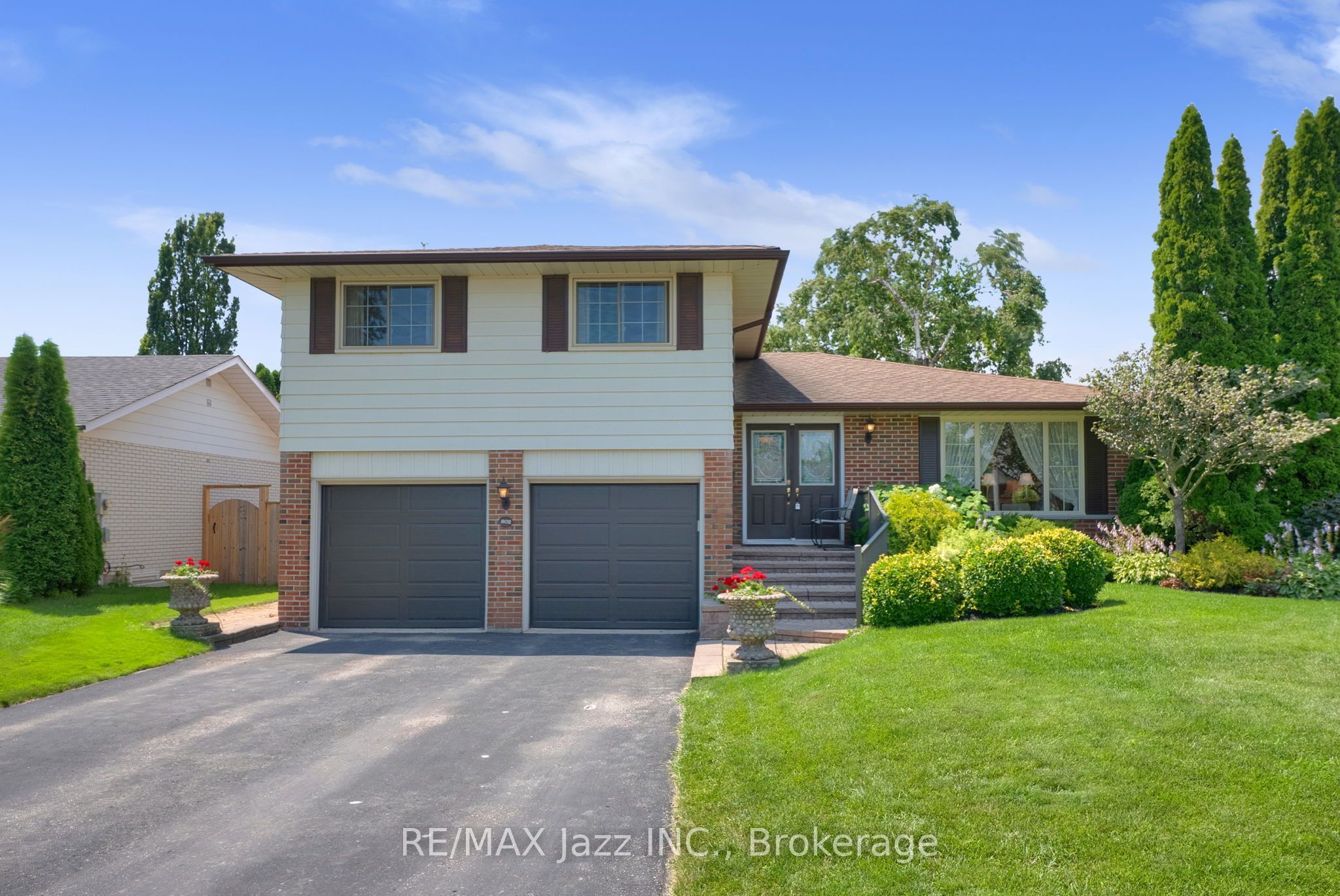 802 Ferndale Street, Oshawa, ON L1J 5L7 photo 2