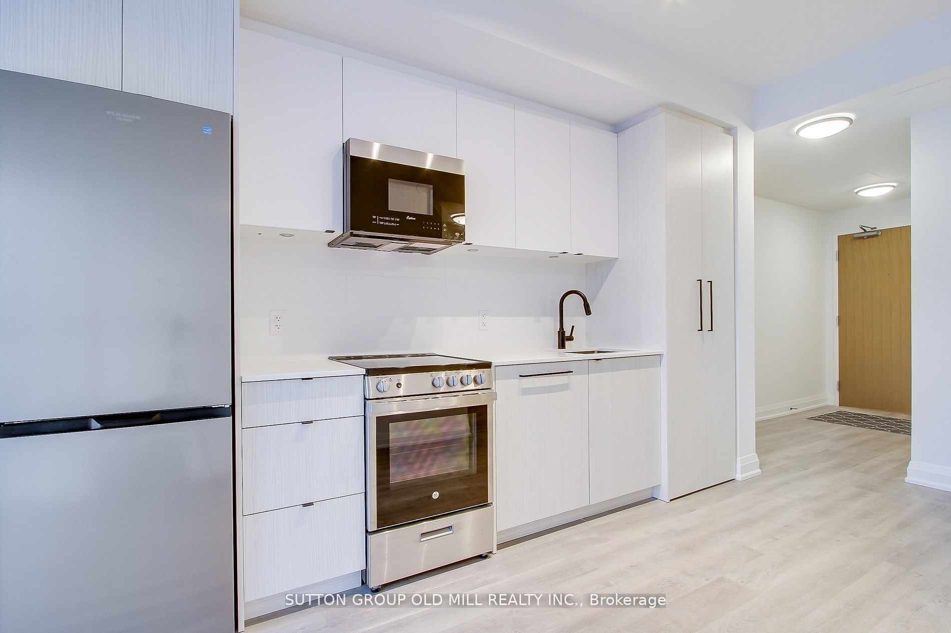 2369 Danforth Avenue 516, Toronto, ON M4C 0B1 photo 5