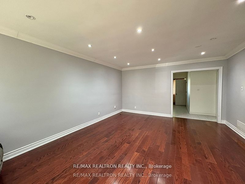 564 McCowan Road Bsmnt, Toronto, ON M1J 1J8 photo 3