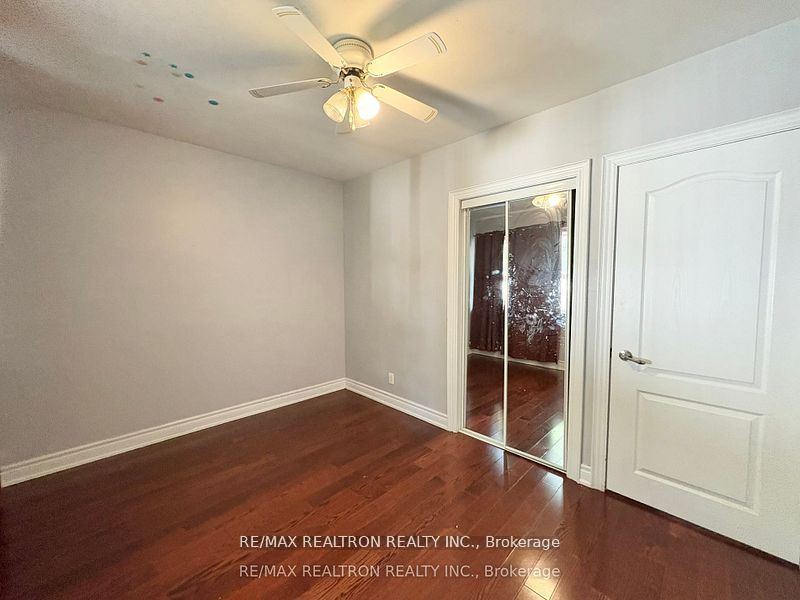 564 McCowan Road Bsmnt, Toronto, ON M1J 1J8 photo 5