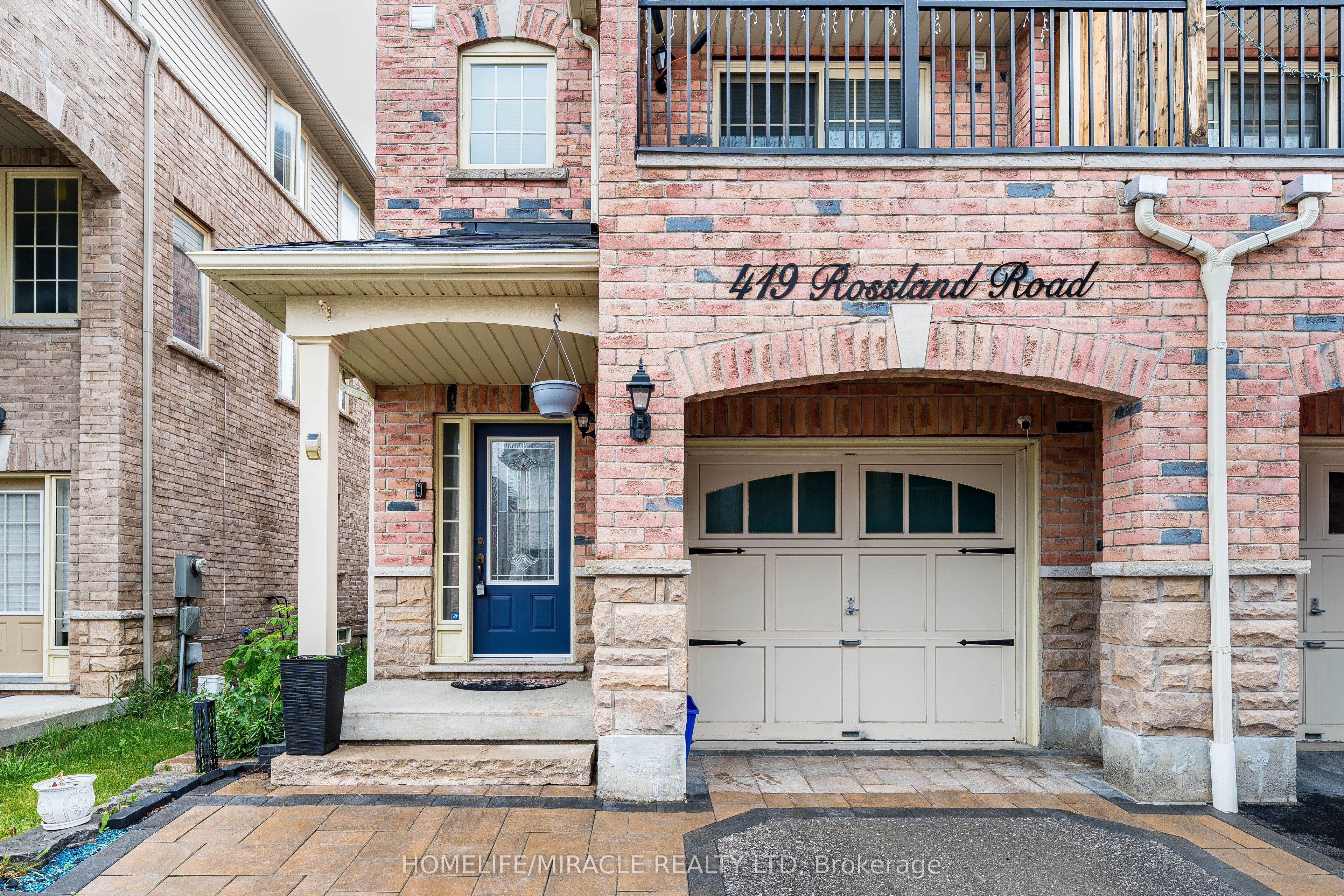 419 Rossland Road E, Ajax, ON L1Z 0M7 photo 2