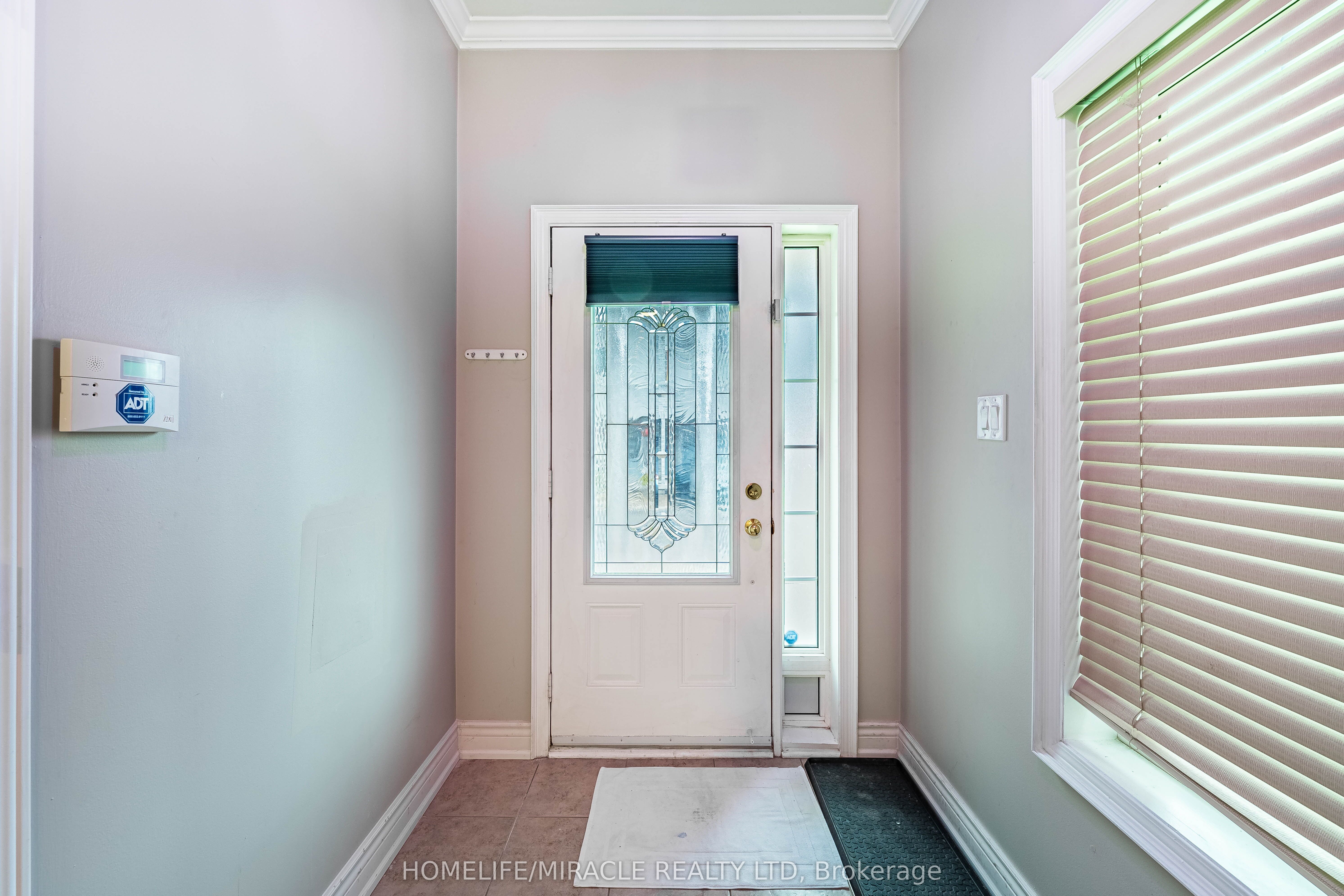 419 Rossland Road E, Ajax, ON L1Z 0M7 photo 3