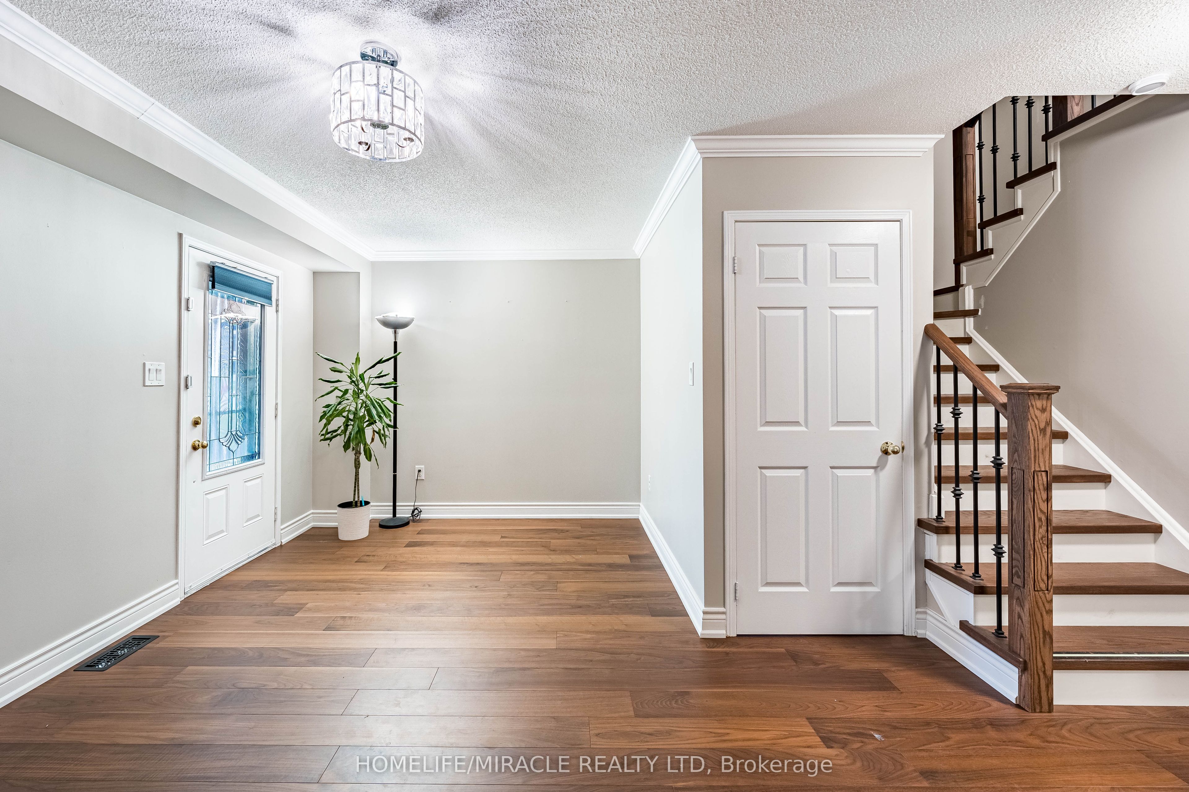 419 Rossland Road E, Ajax, ON L1Z 0M7 photo 5