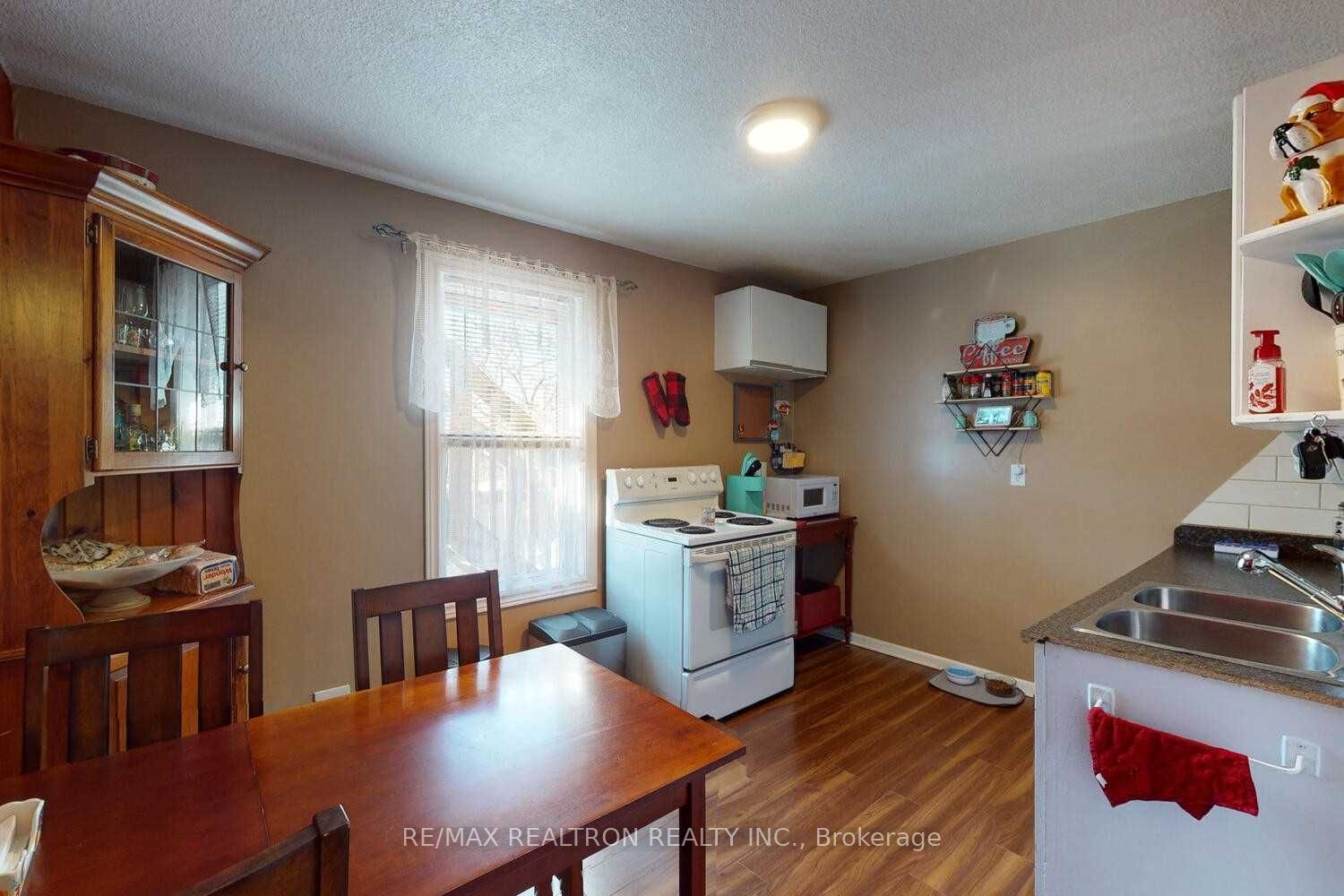 54 Ritson Road S, Oshawa, ON L1H 5G9 photo 4