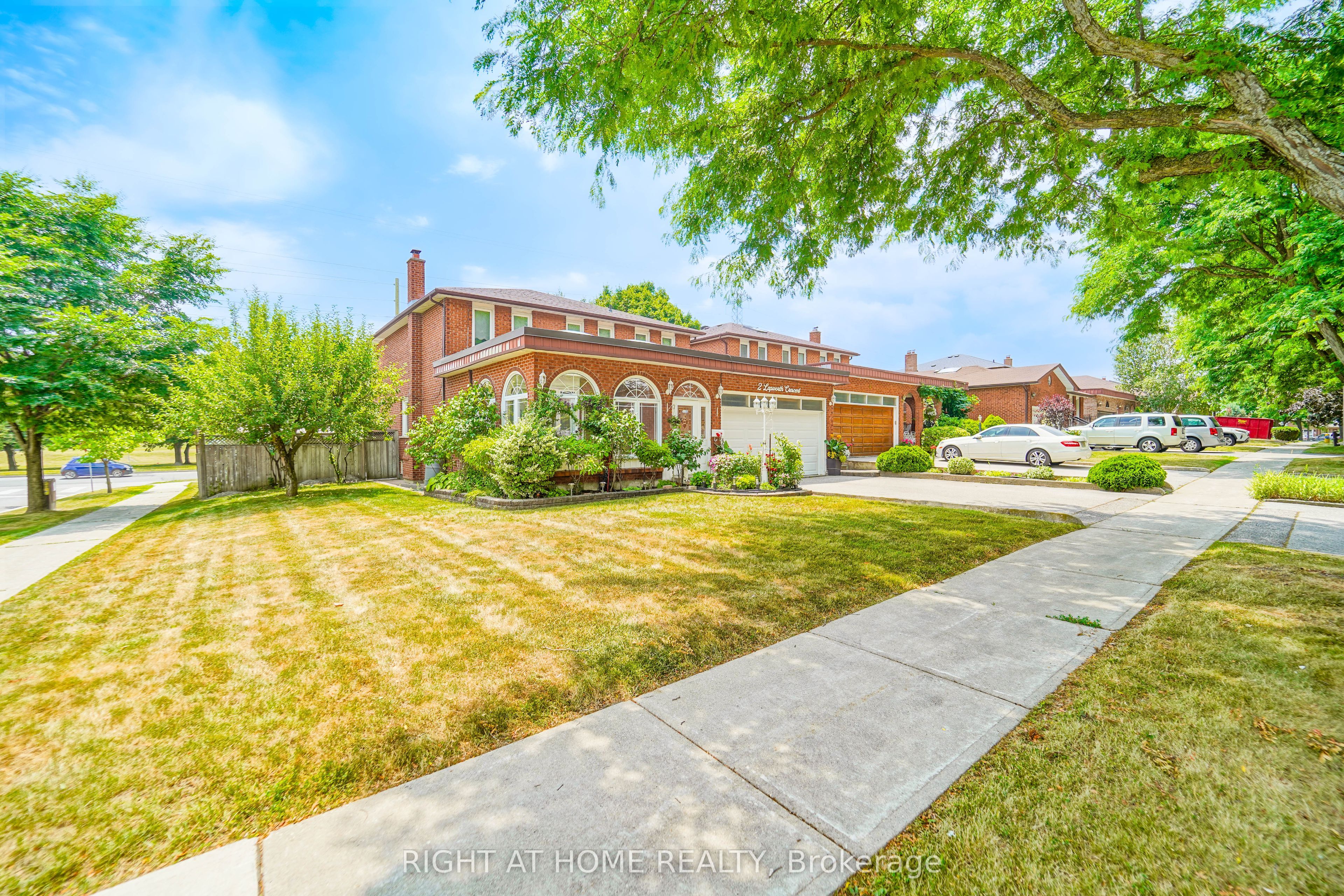 2 Lapworth Crescent, Toronto, ON M1V 2M5 photo 3