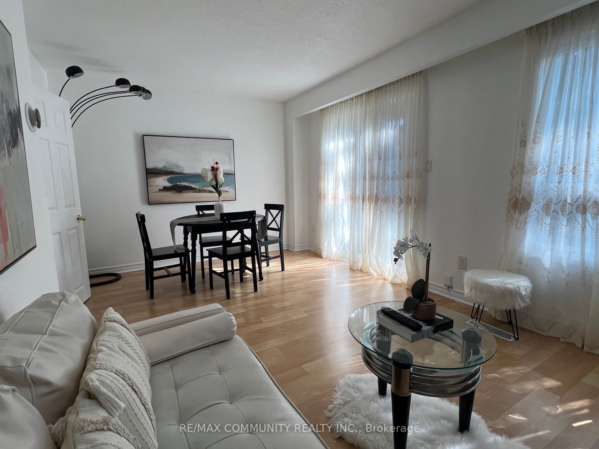 284 Sprucewood Court, Toronto, ON M1W 1P8 photo 3