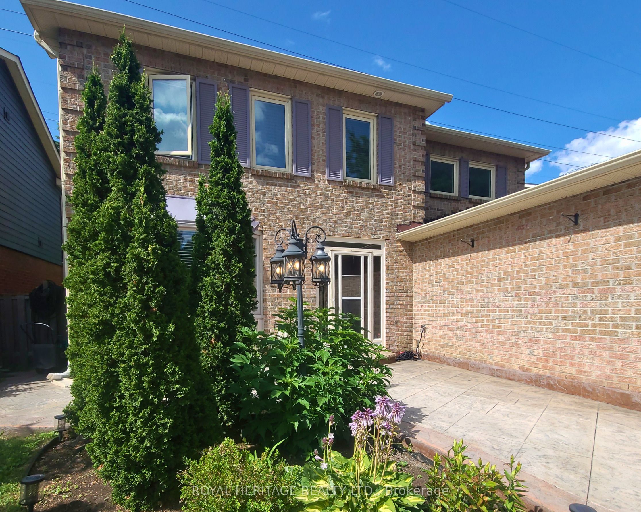 1221 Fieldstone Circle, Pickering, ON L1X 1B9 photo 4
