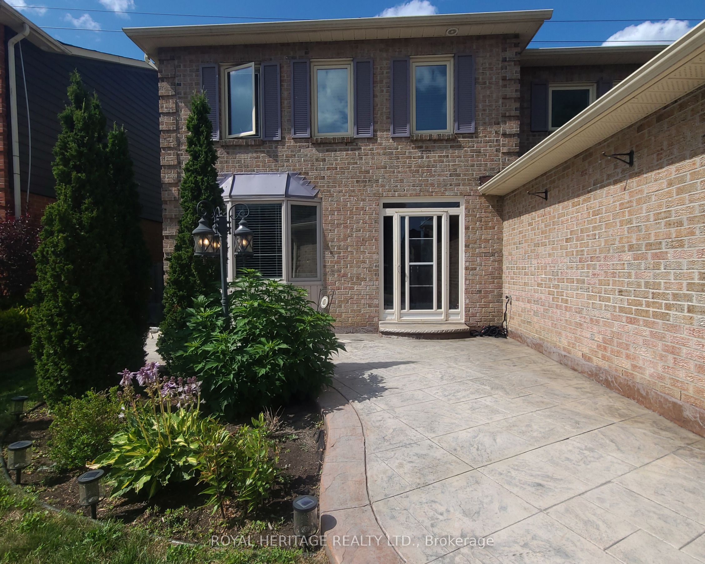 1221 Fieldstone Circle, Pickering, ON L1X 1B9 photo 5