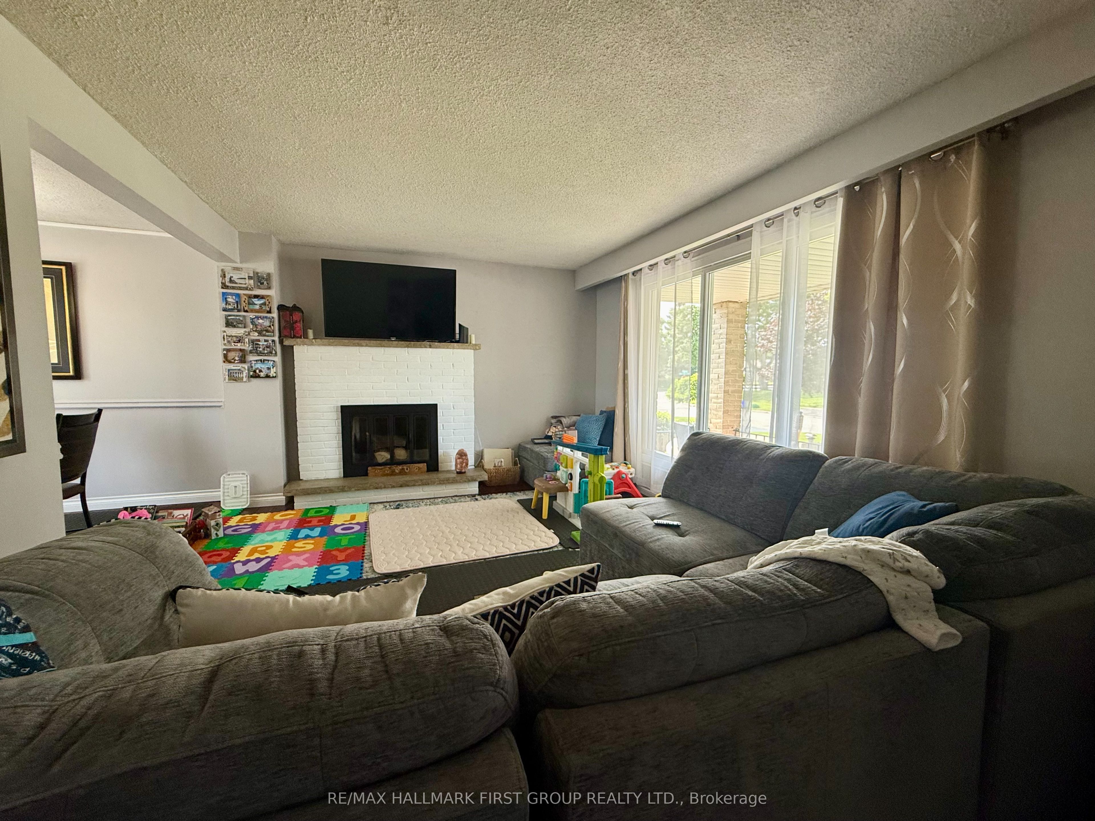906 Cecylia Court, Pickering, ON L1W 2Y1 photo 5
