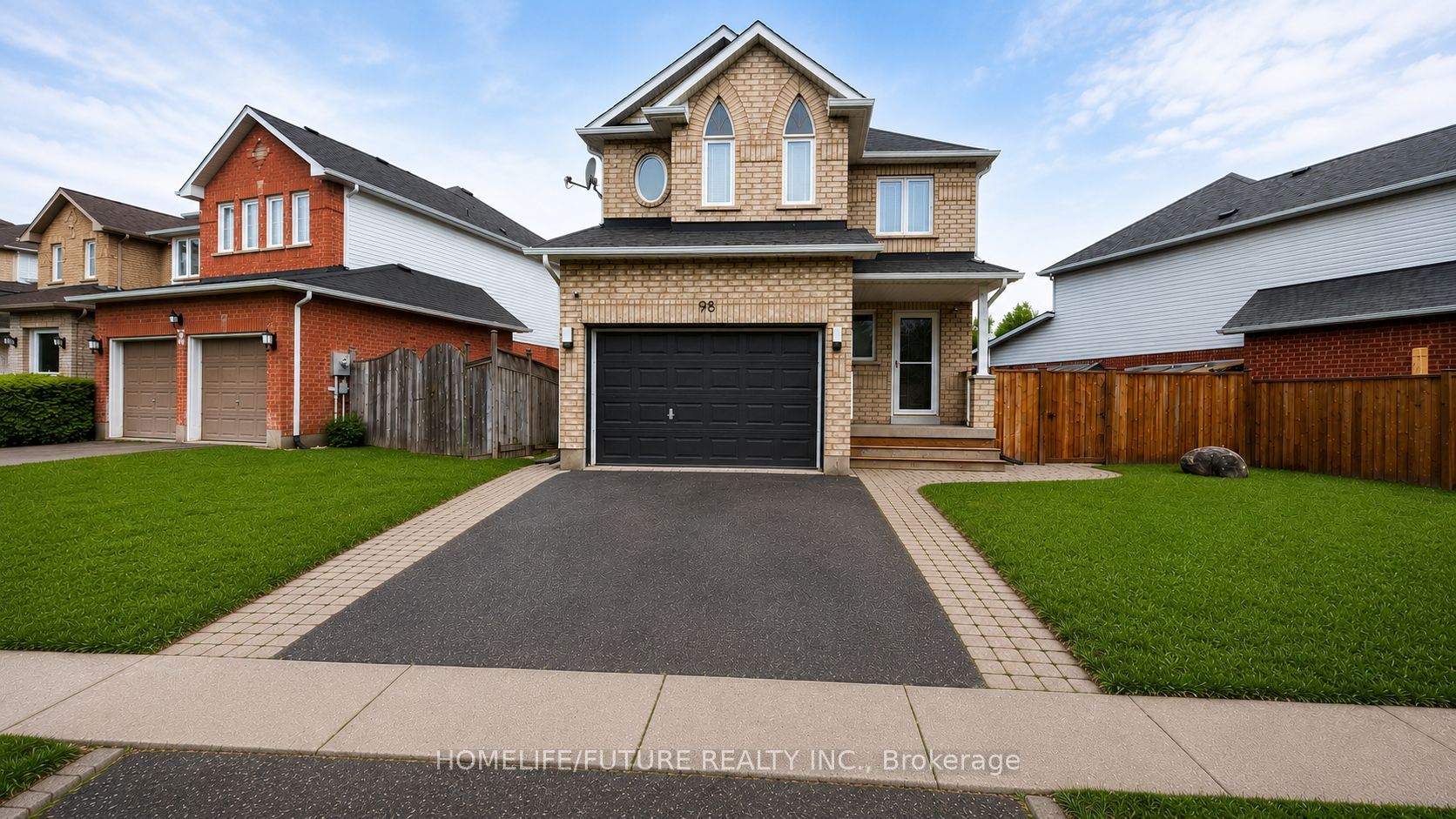 98 Guildwood Drive, Clarington, ON L1C 5C8 photo 2