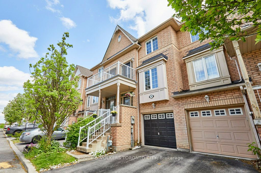 94 Wilkie Lane, Ajax, ON L1S 7S4