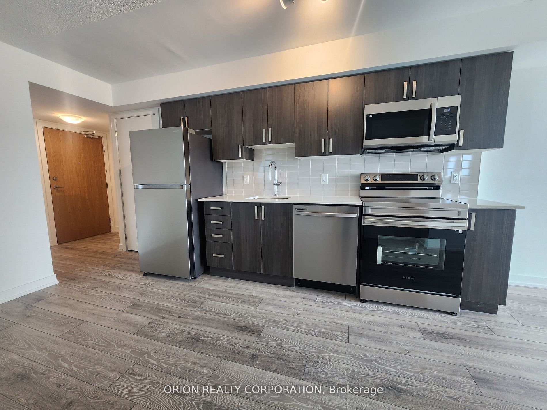 1455 Celebration Drive 1304, Pickering, ON L1W 0C3 photo 3