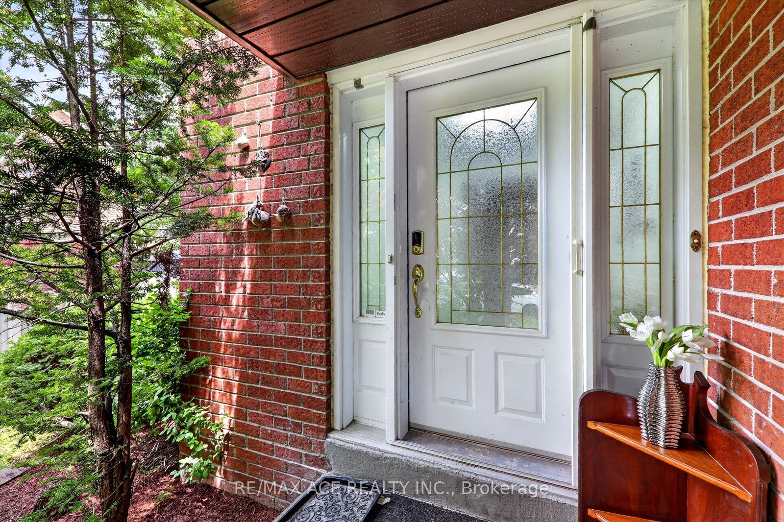 4 Beaumont Drive, Ajax, ON L1T 1R9 photo 3