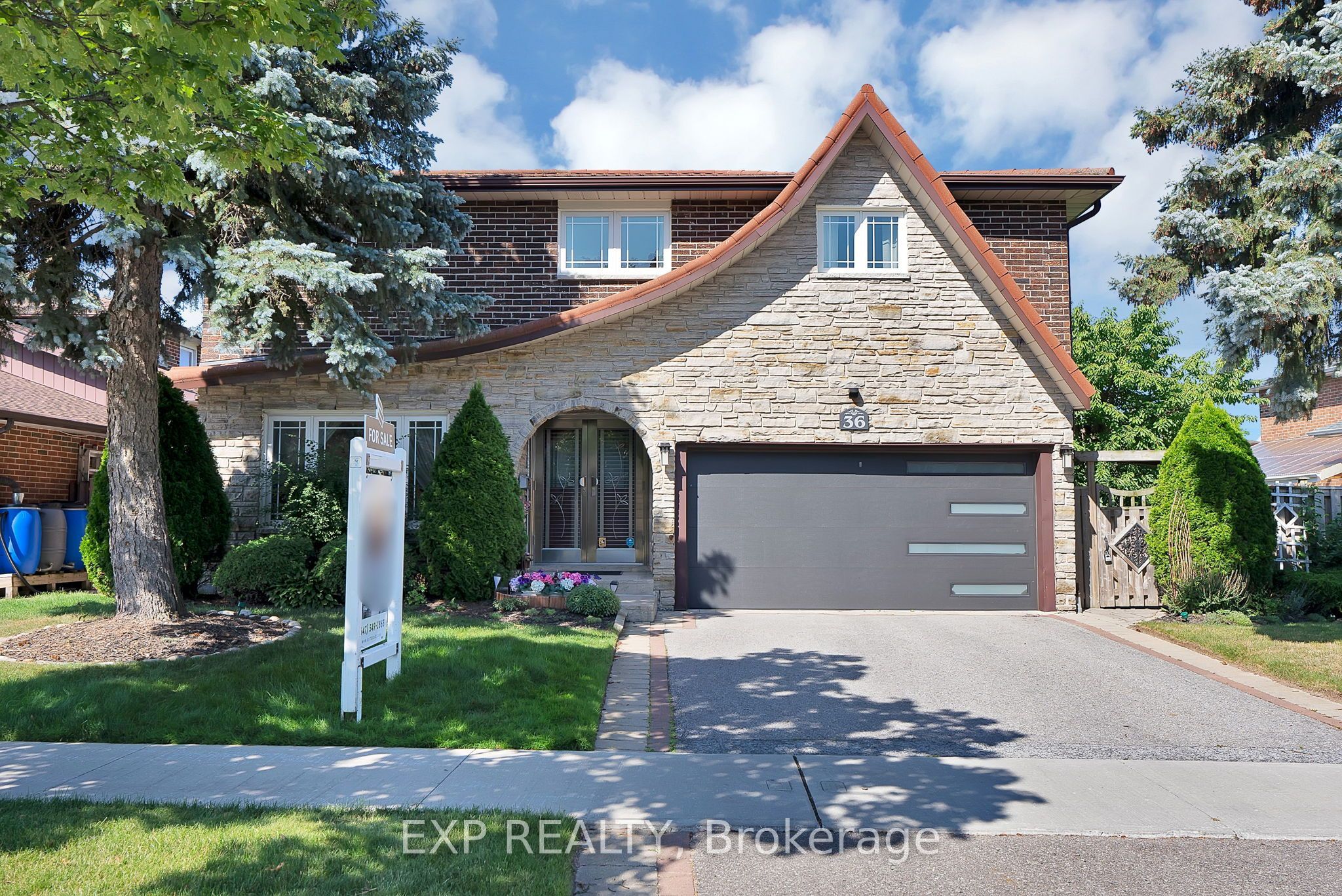 36 Cleethorpes Boulevard, Toronto, ON M1S 3T3 photo 2