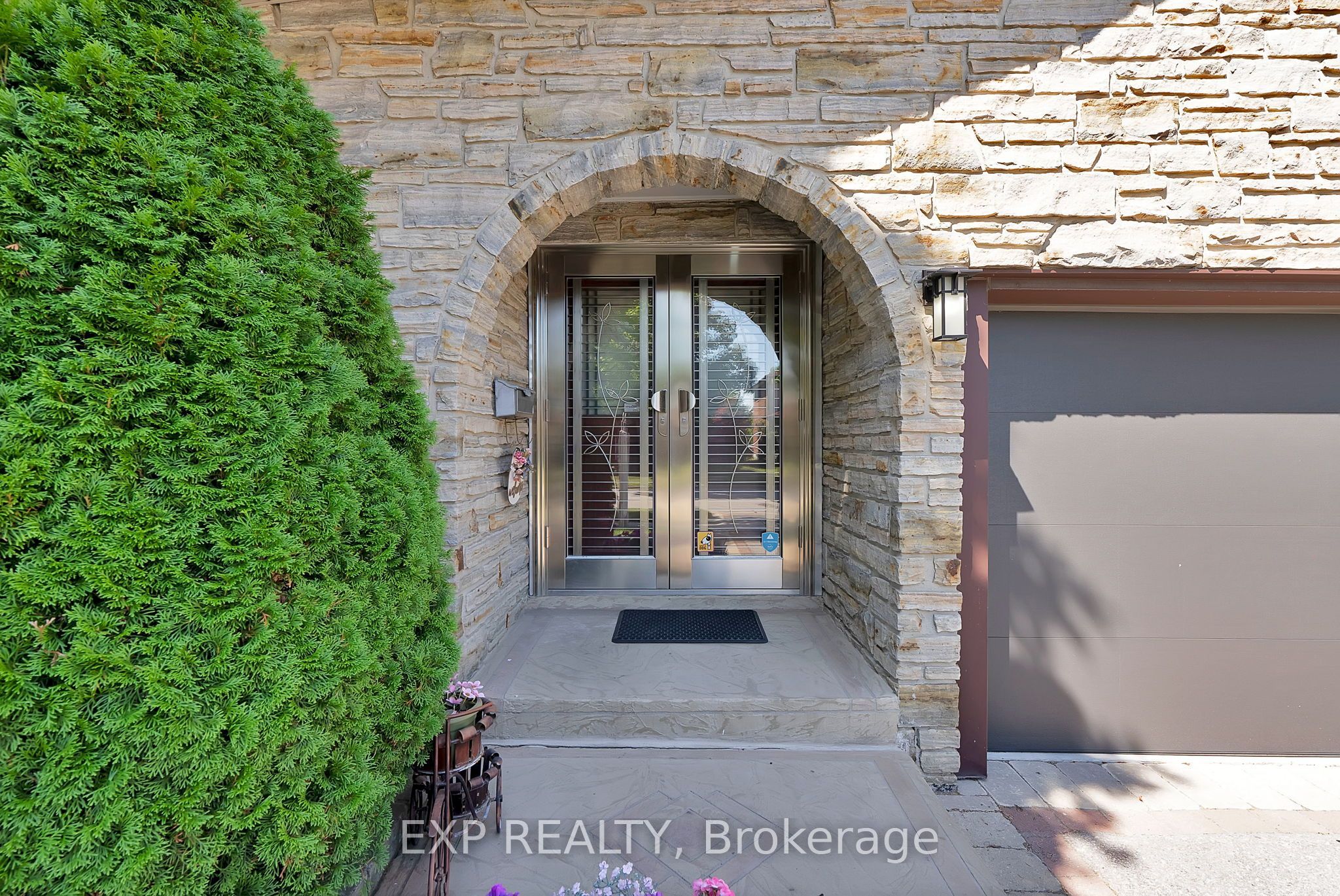 36 Cleethorpes Boulevard, Toronto, ON M1S 3T3 photo 5