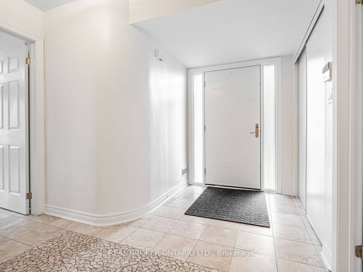 102 Natalie Place, Toronto, ON M4M 3P7 photo 3
