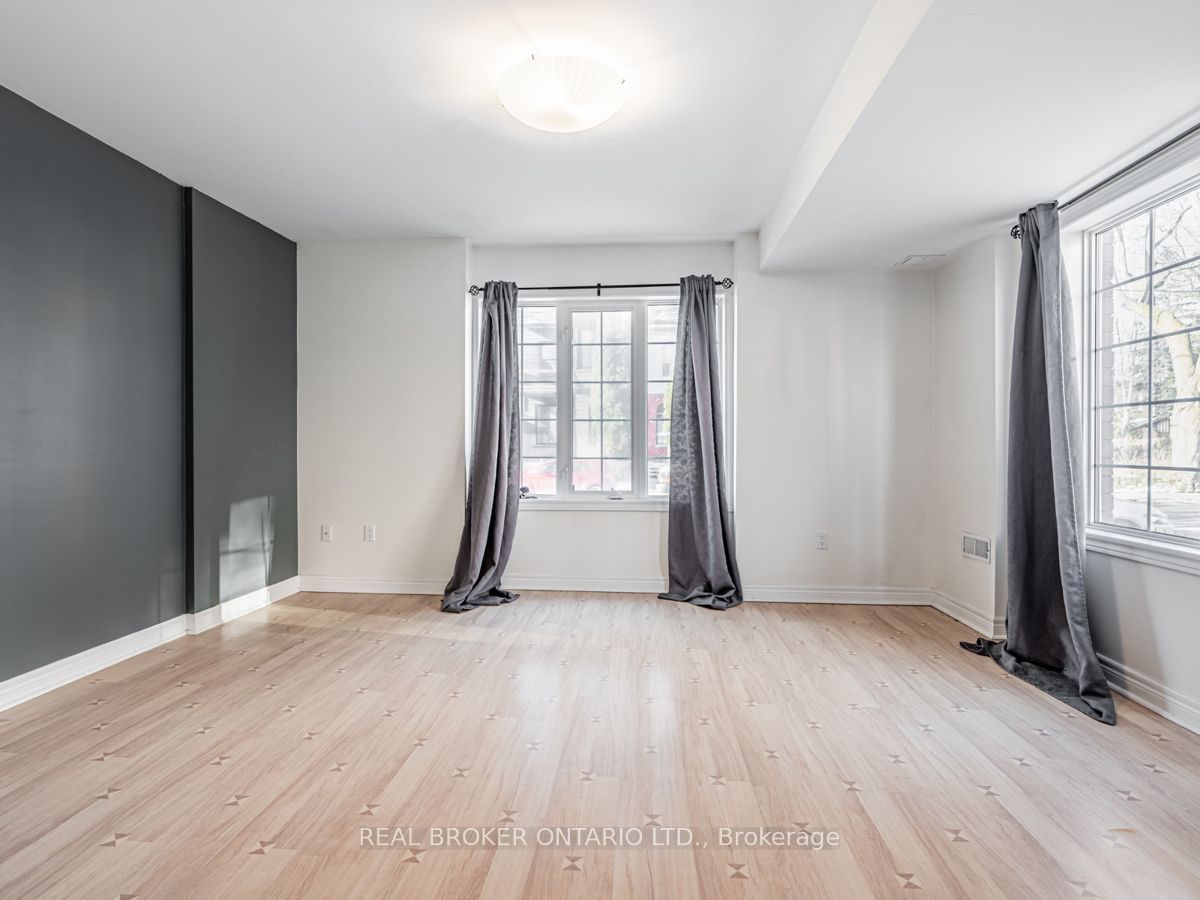 102 Natalie Place, Toronto, ON M4M 3P7 photo 4