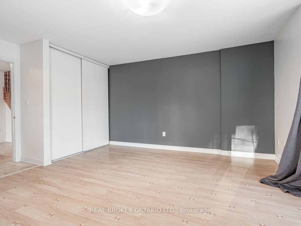 102 Natalie Place, Toronto, ON M4M 3P7 photo 5