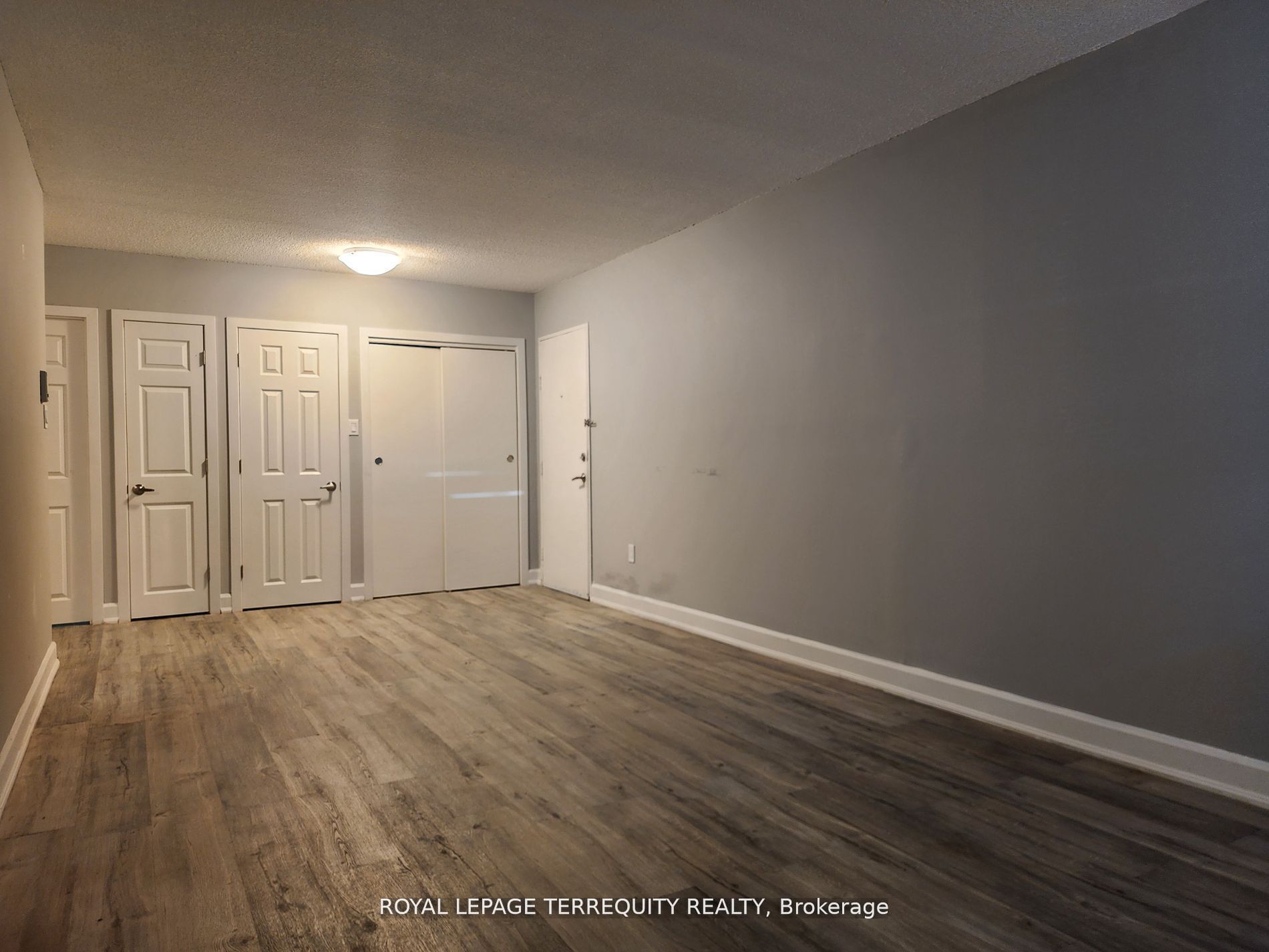 207 Trent Street E 2, Whitby, ON L1N 1L7 photo 5