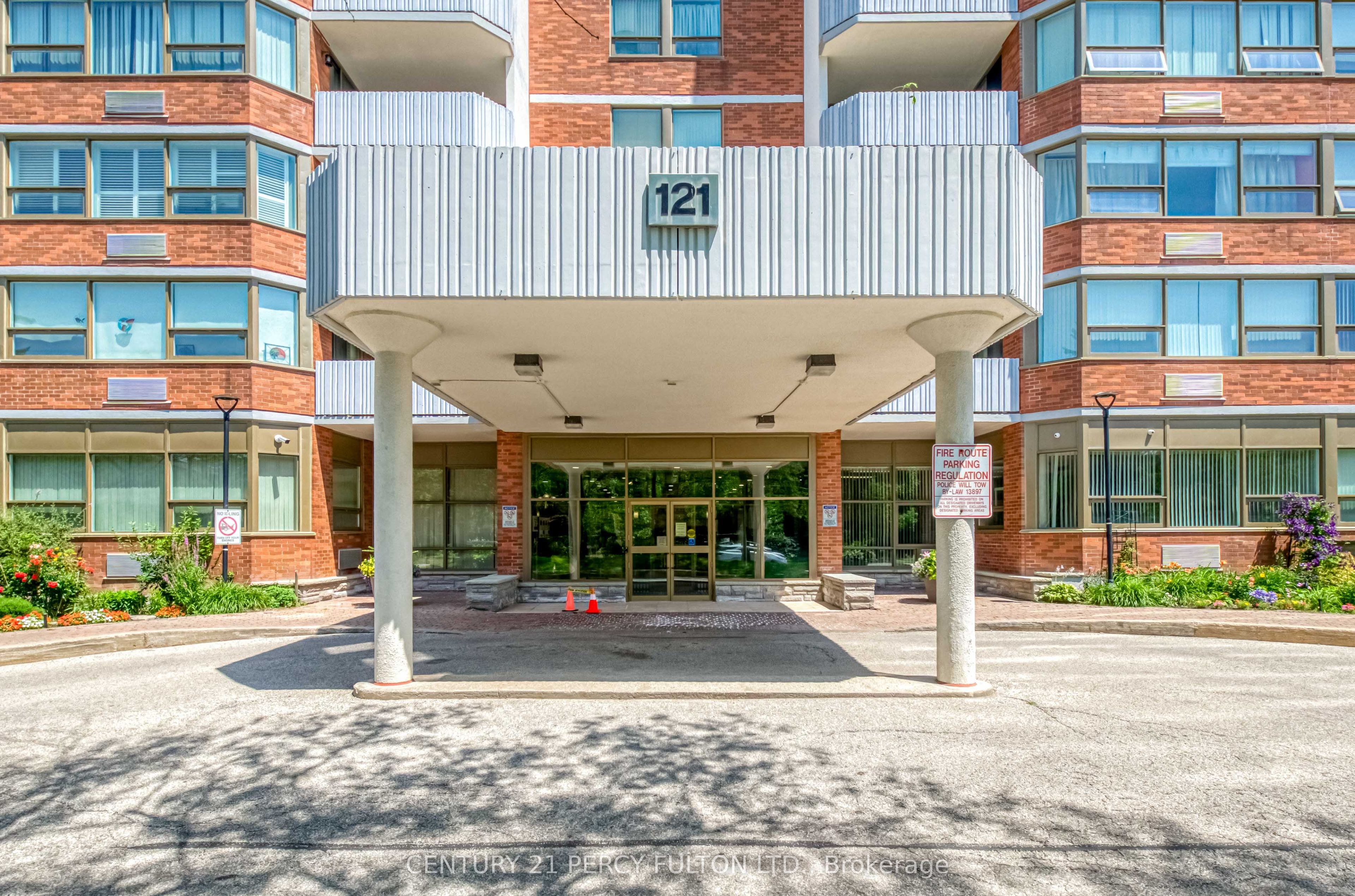 121 Ling Road 1802, Toronto, ON M1E 4Y2 photo 3