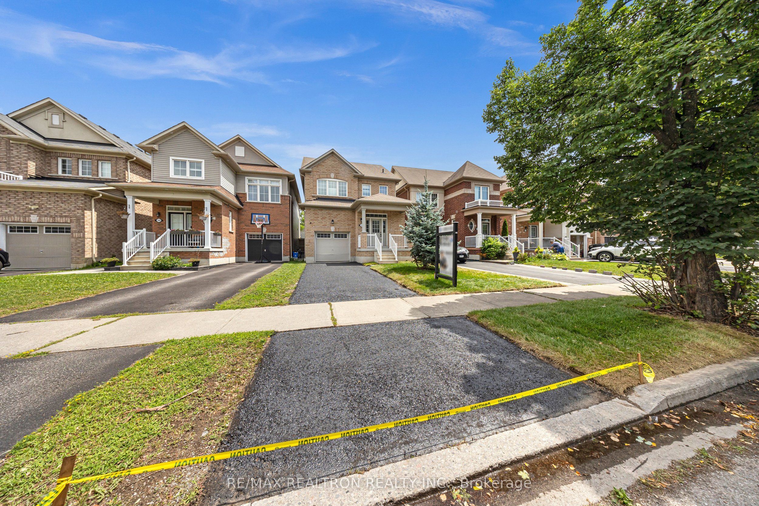 138 Angus Drive, Ajax, ON L1S 5G8