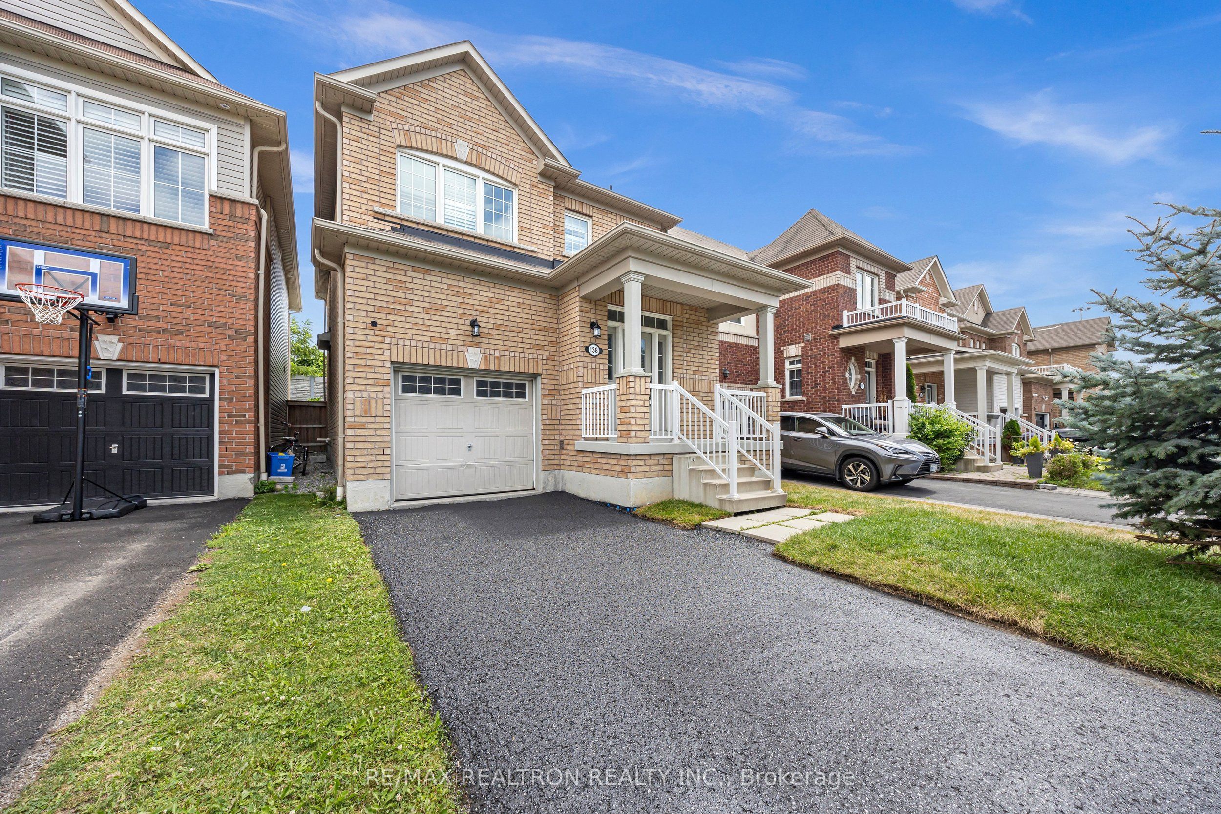 138 Angus Drive, Ajax, ON L1S 5G8 photo 4