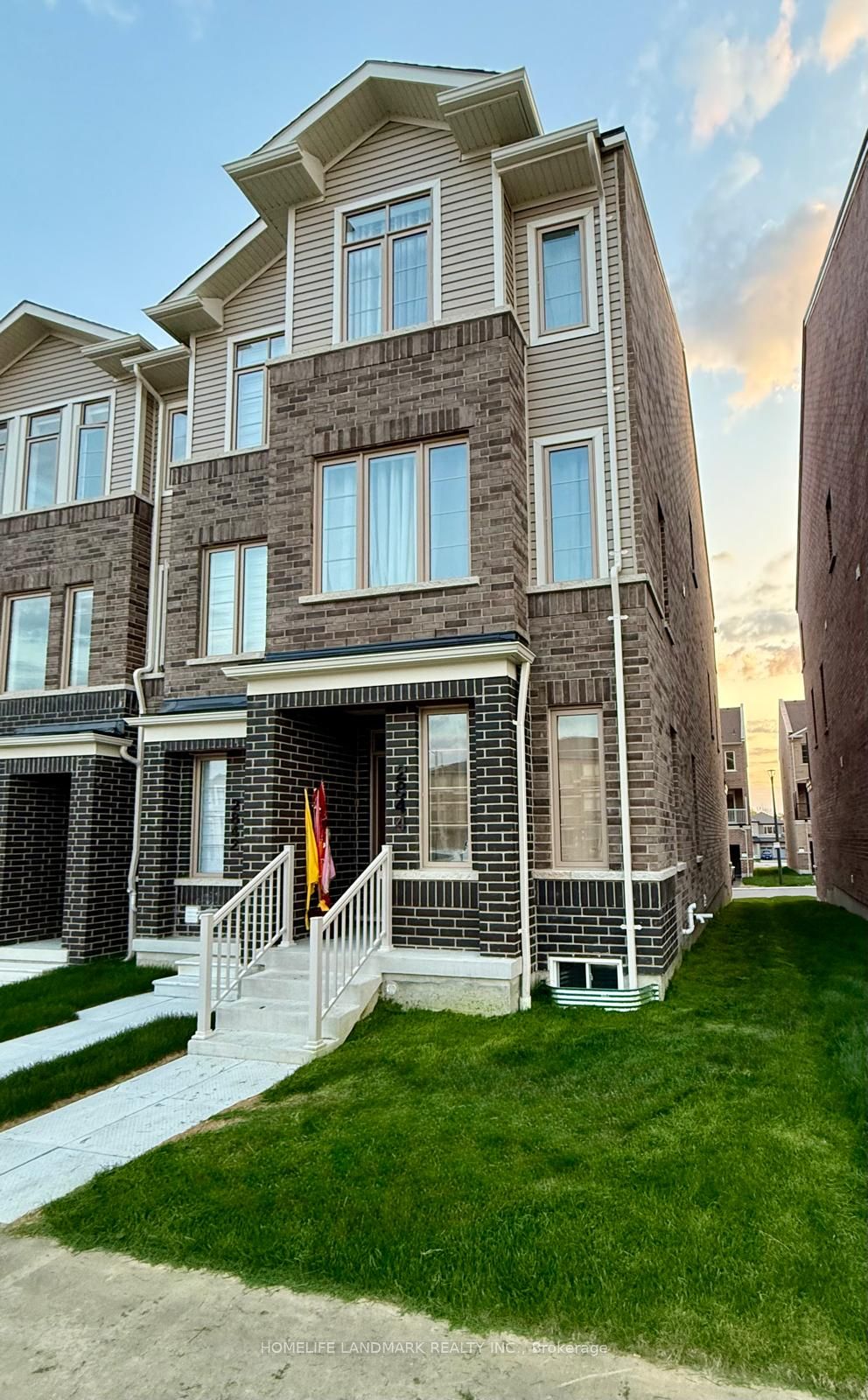 2844 Whites Road main,2nd and 3rd floor, Pickering, ON L1X 0R6 photo 3