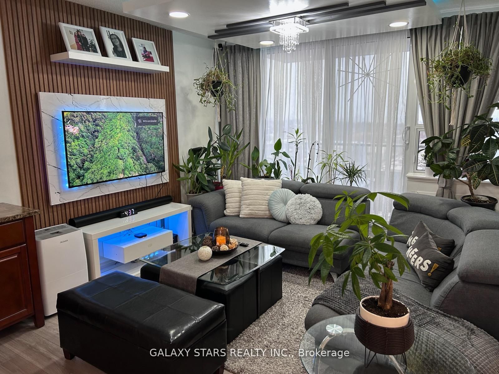 15 Torrance Road 1210, Toronto, ON M1J 3K2