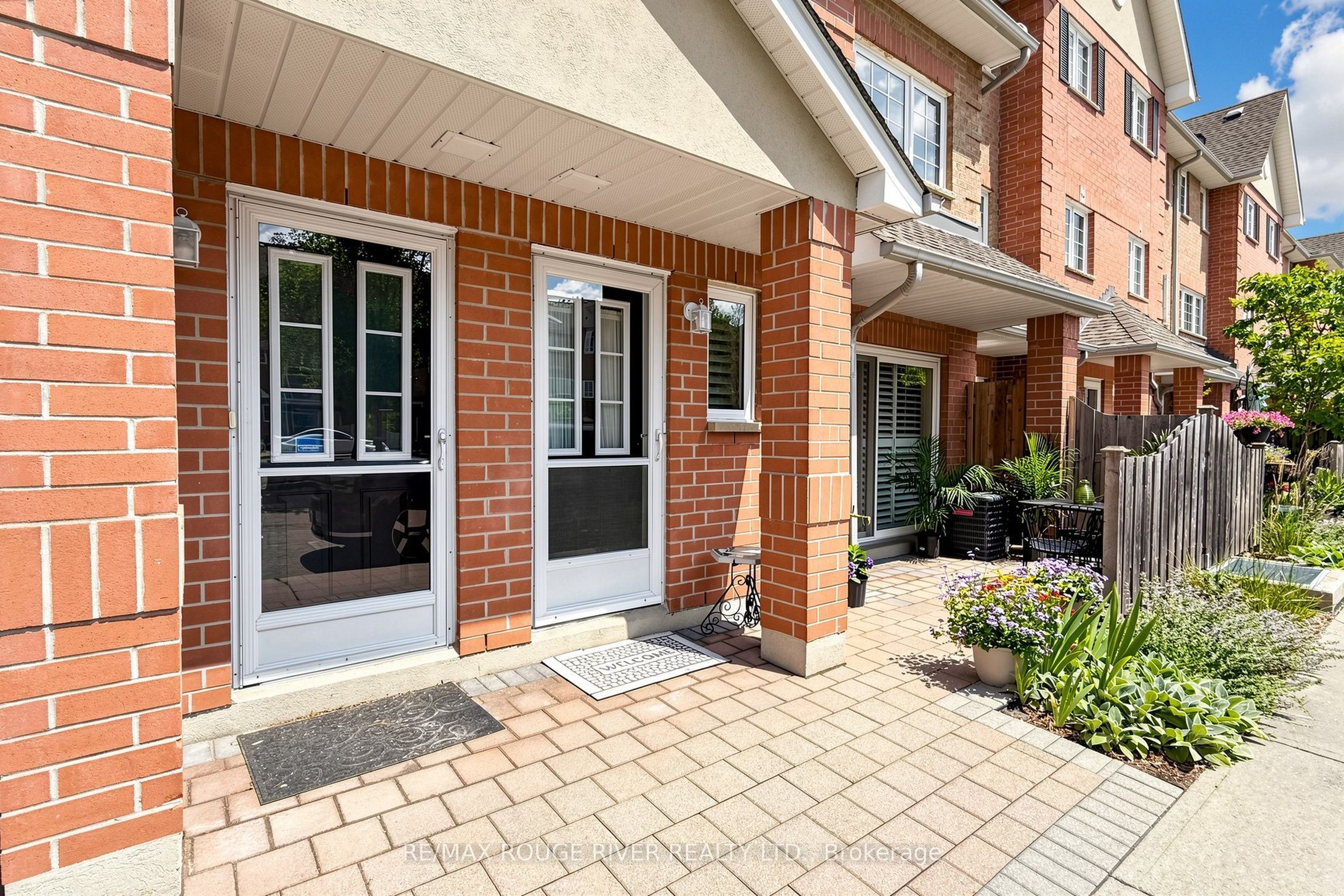 1400 The Esplanade N/A N 418, Pickering, ON L1V 6V2 photo 2