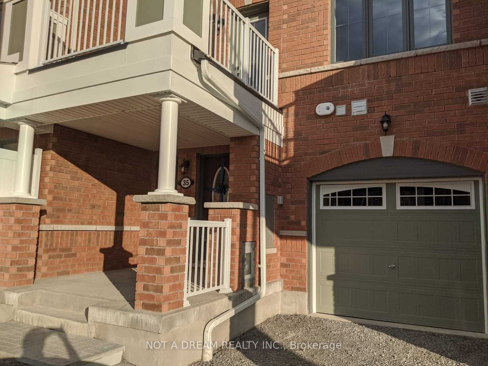 35 Bluegill Crescent, Whitby, ON L1P 0E4 photo 2