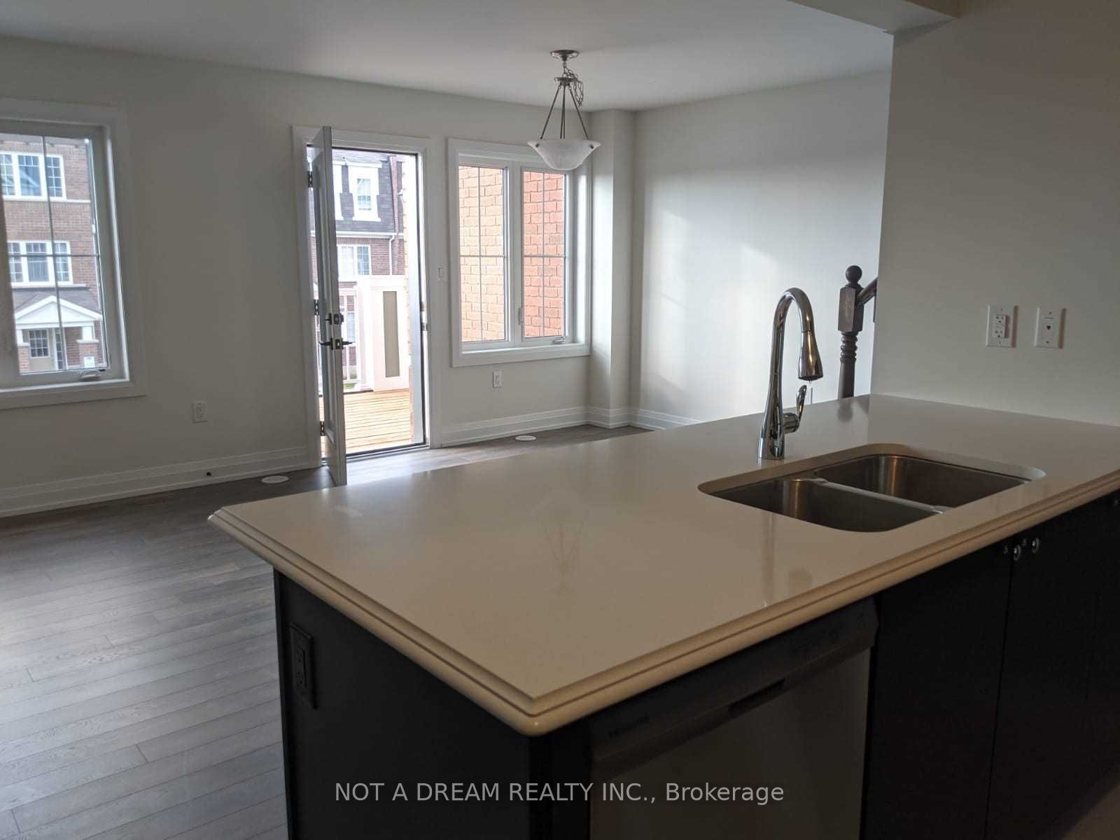 35 Bluegill Crescent, Whitby, ON L1P 0E4 photo 4