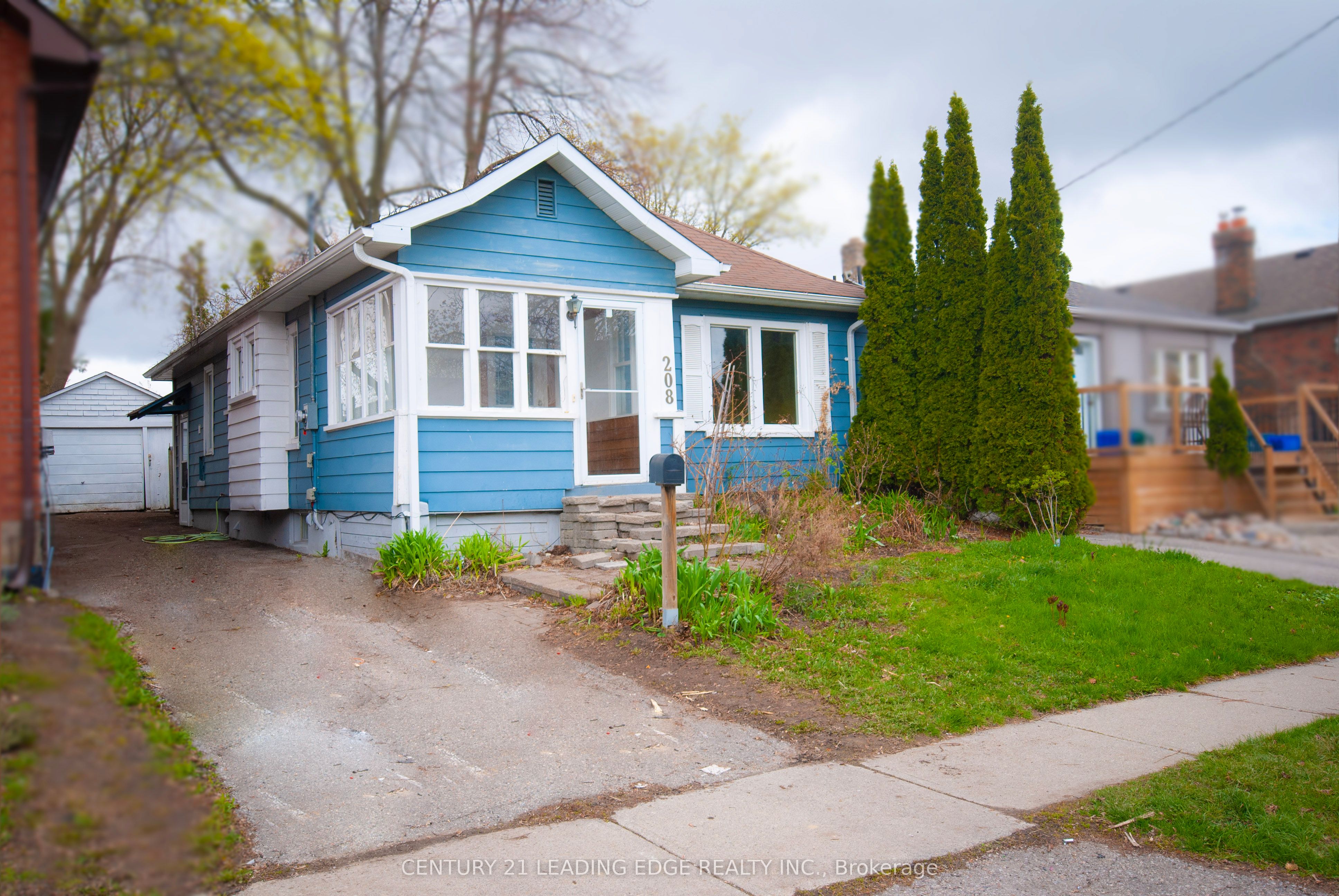 208 Oshawa Boulevard N, Oshawa, ON L1G 5S9