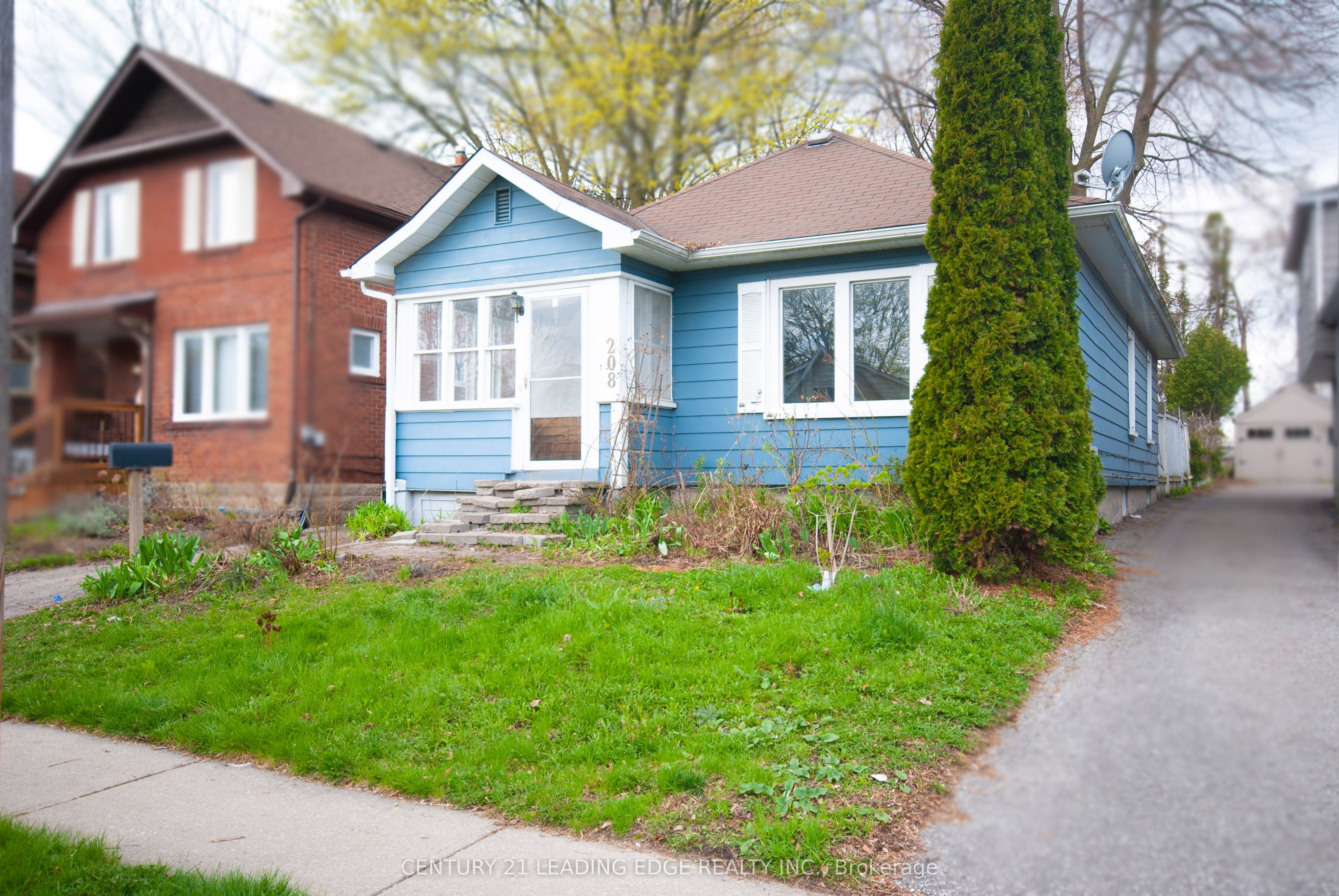 208 Oshawa Boulevard N, Oshawa, ON L1G 5S9 photo 2