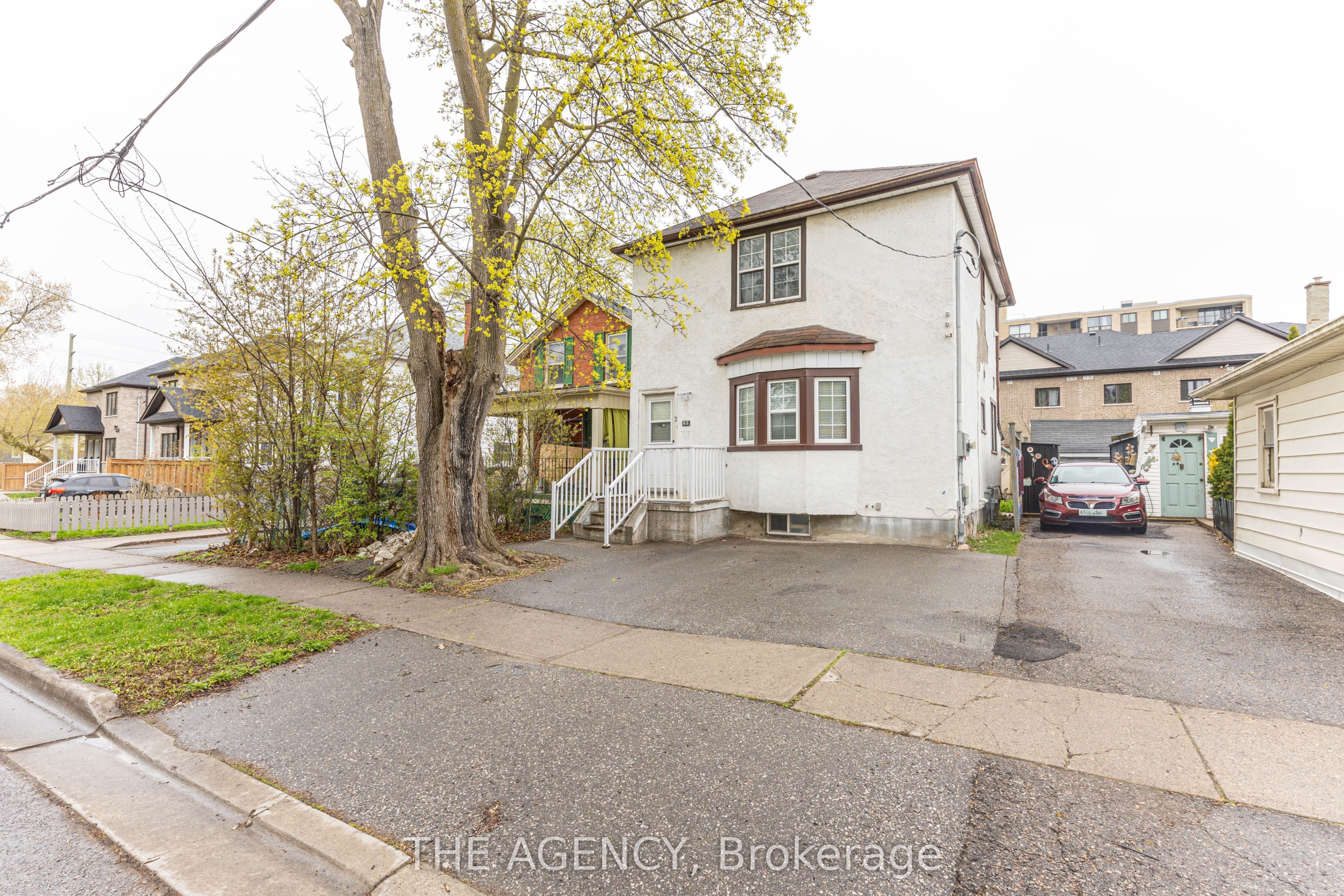 63 Hogarth Street, Oshawa, ON L1H 1Y5 photo 2