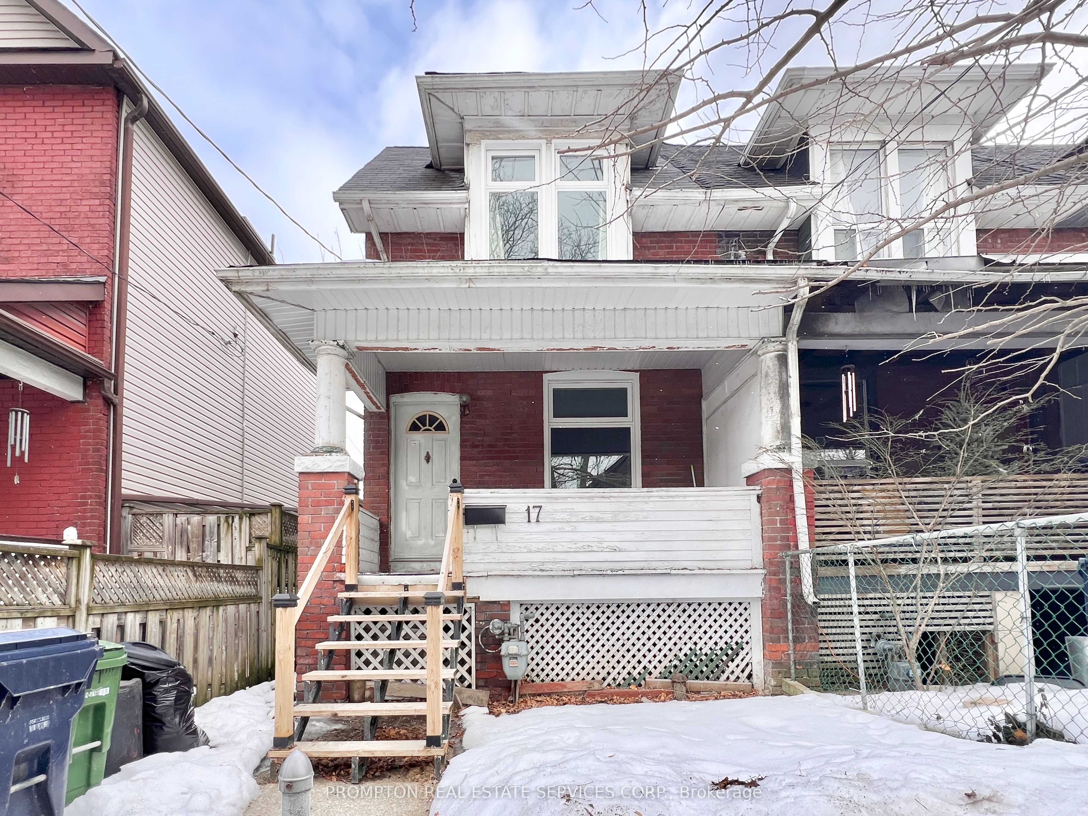 17 Winnifred Avenue, Toronto, ON M4M 2X2