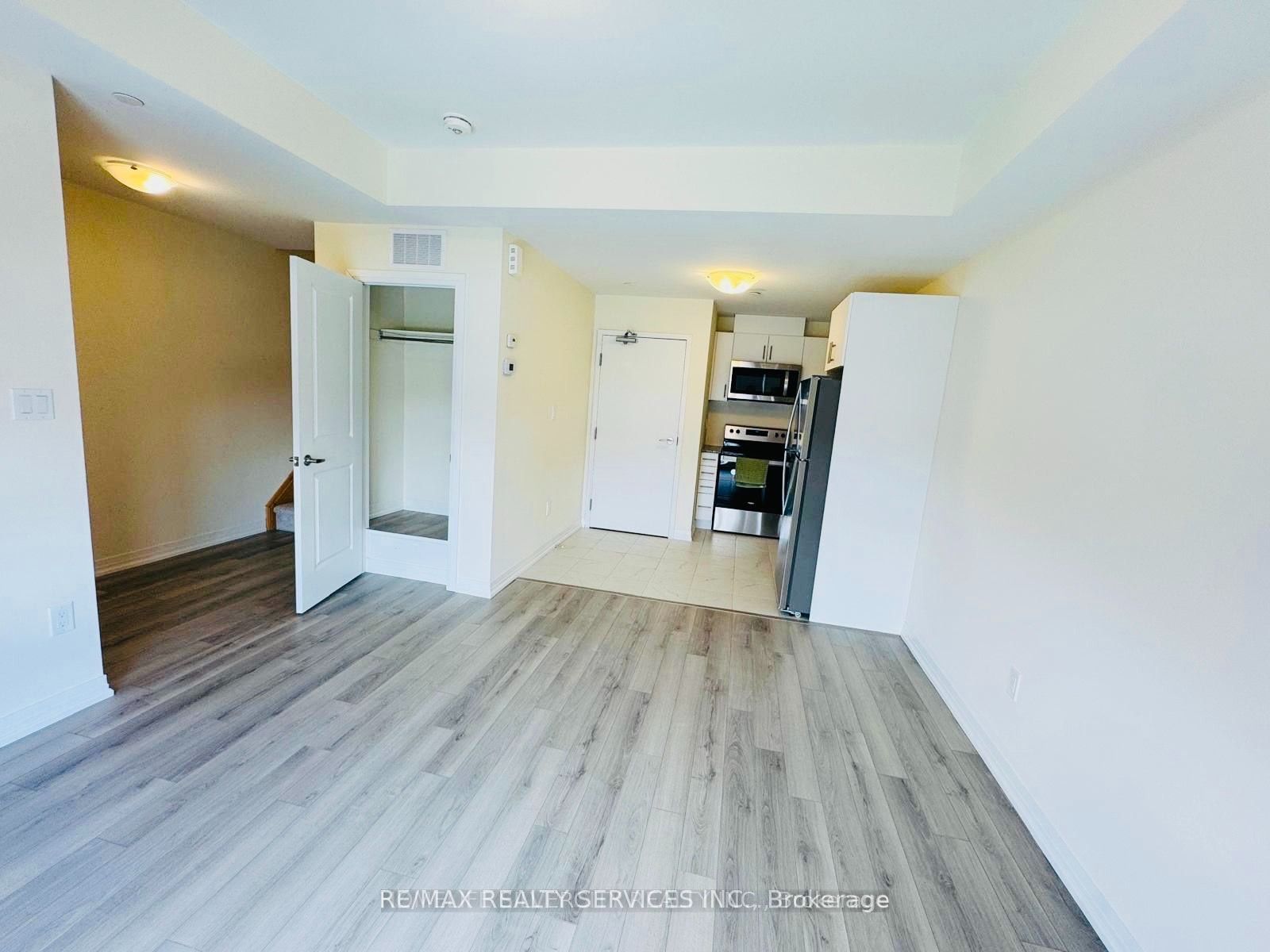 245 Mclevin Avenue W 7, Toronto, ON M1B 0E8 photo 5