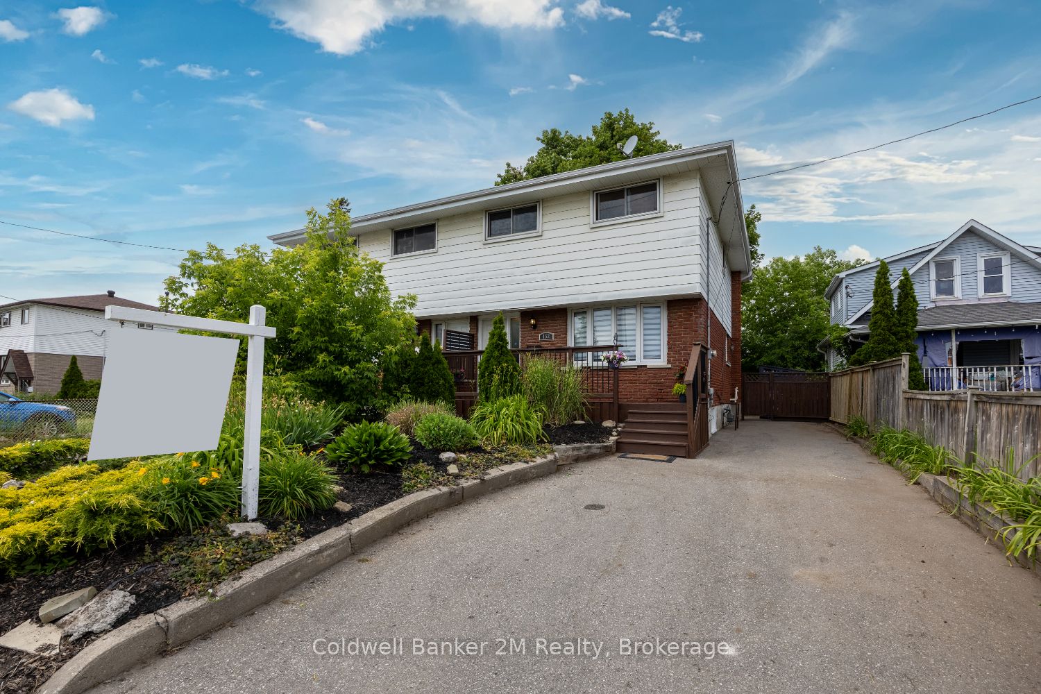 152 Taunton Road W, Oshawa, ON L1G 3T3 photo 2