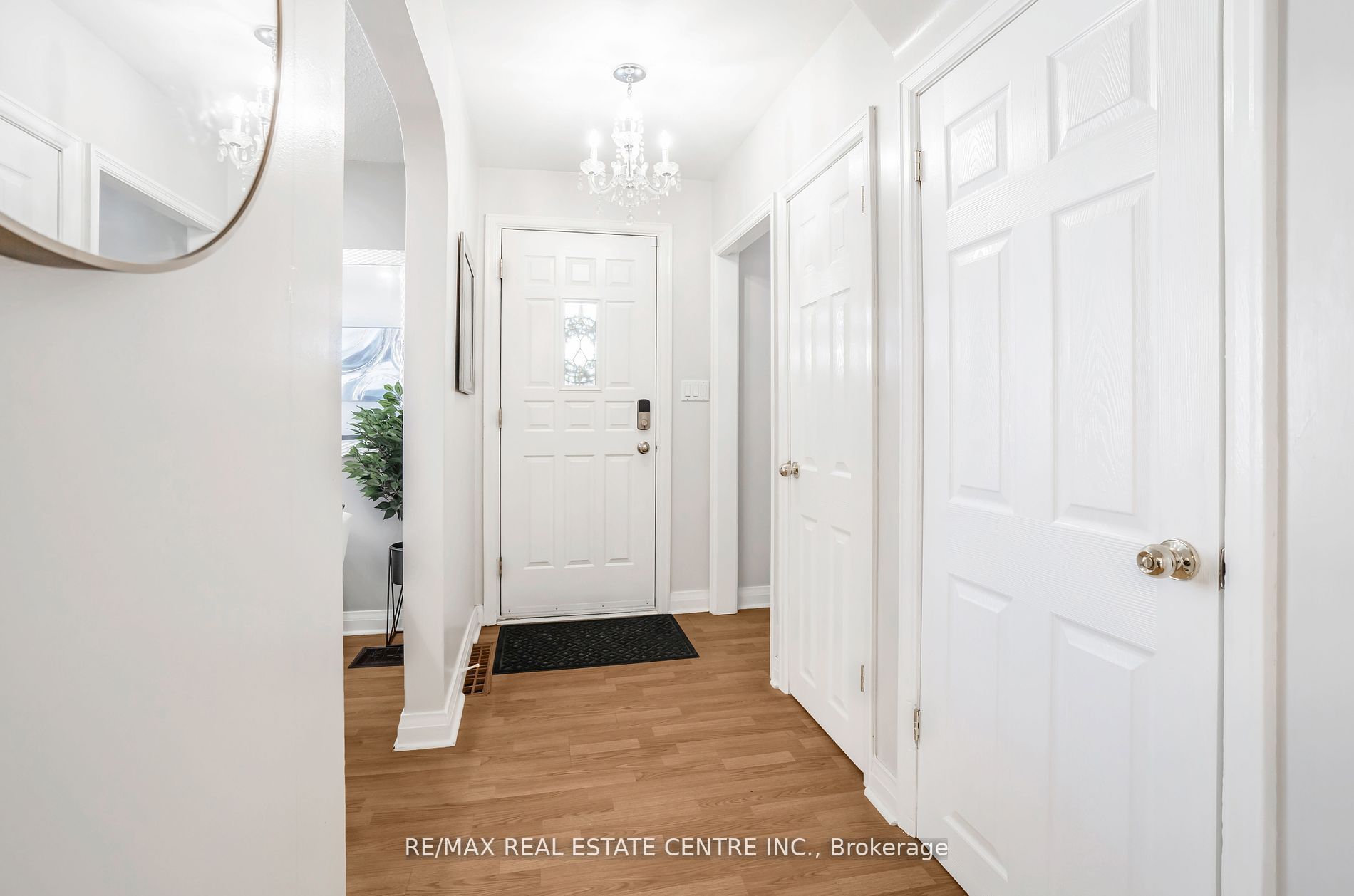 401 Elgin St Street E, Oshawa, ON L1G 1V1 photo 5