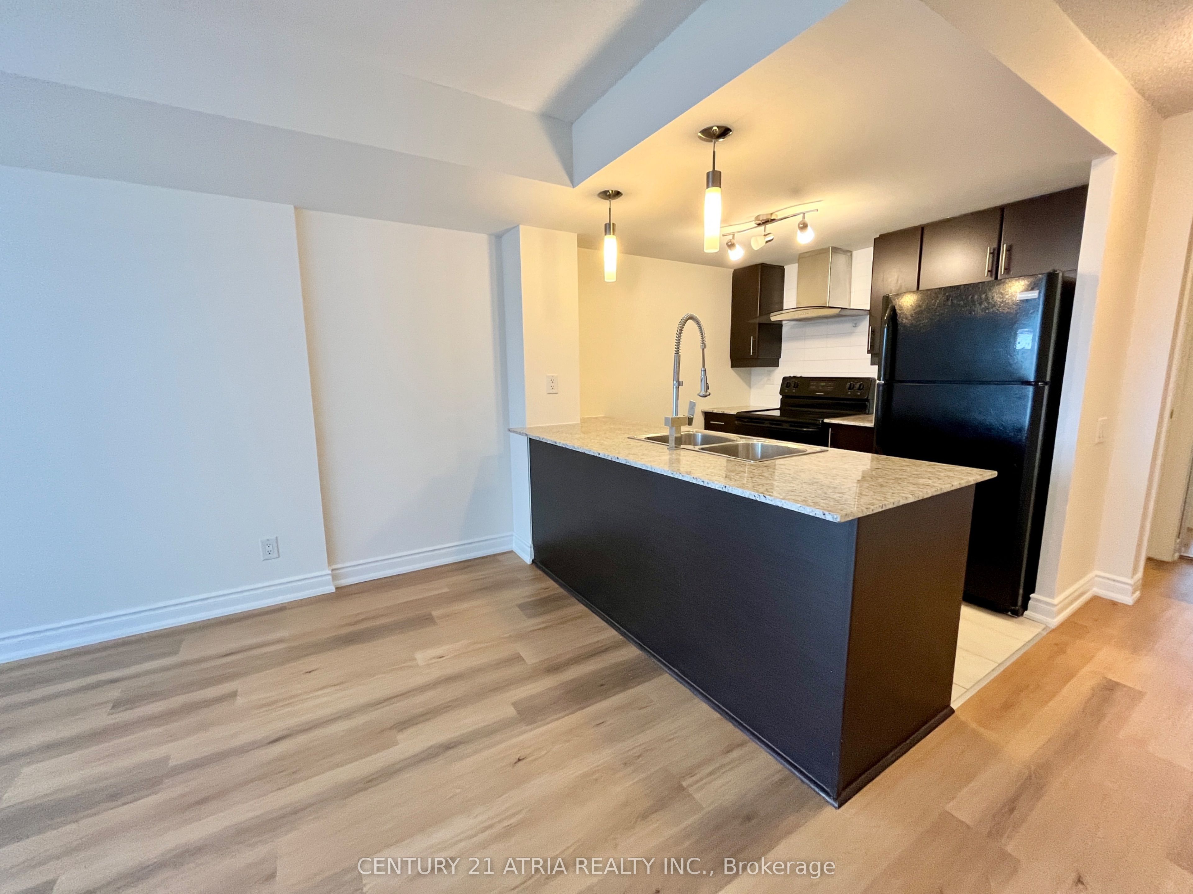 25 Town Centre Court 1906, Toronto, ON M1P 0B4 photo 3