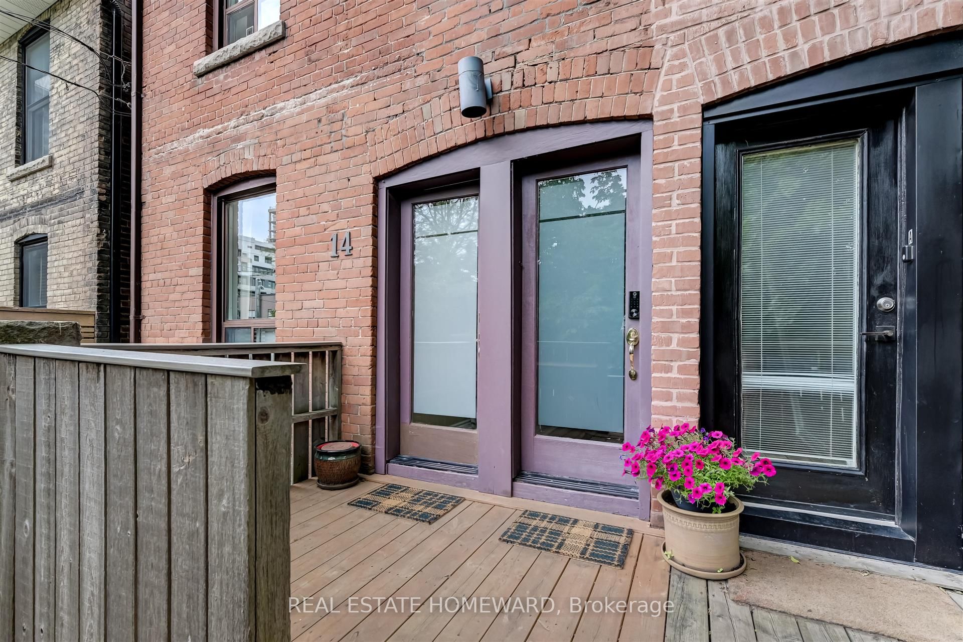 14 Ashdale Avenue upper, Toronto, ON M4L 2Y7