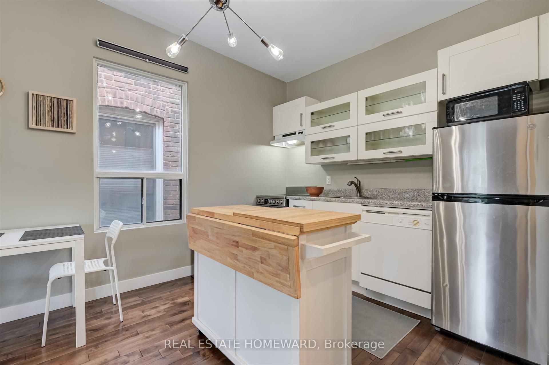 14 Ashdale Avenue upper, Toronto, ON M4L 2Y7 photo 3