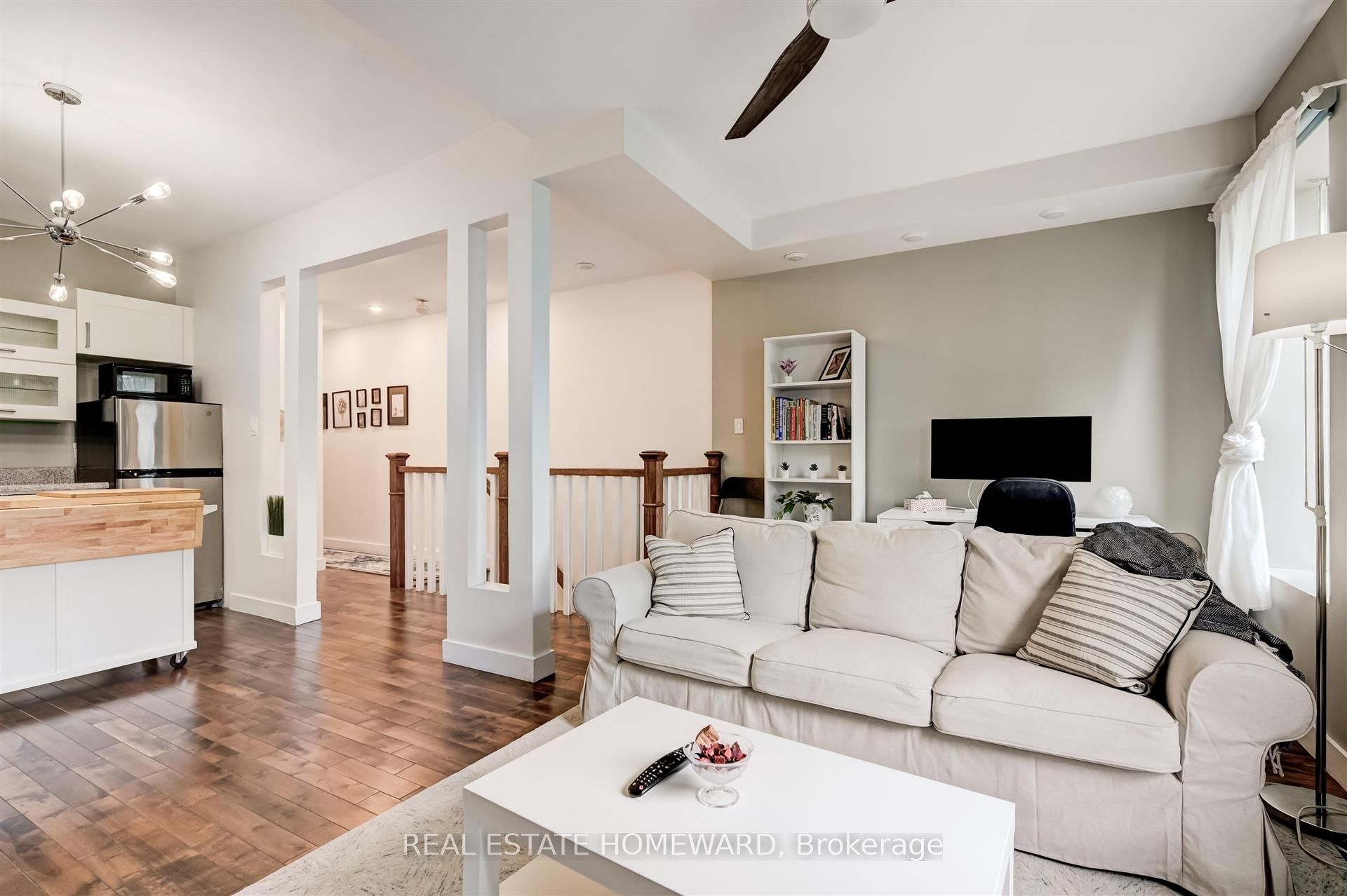 14 Ashdale Avenue upper, Toronto, ON M4L 2Y7 photo 4